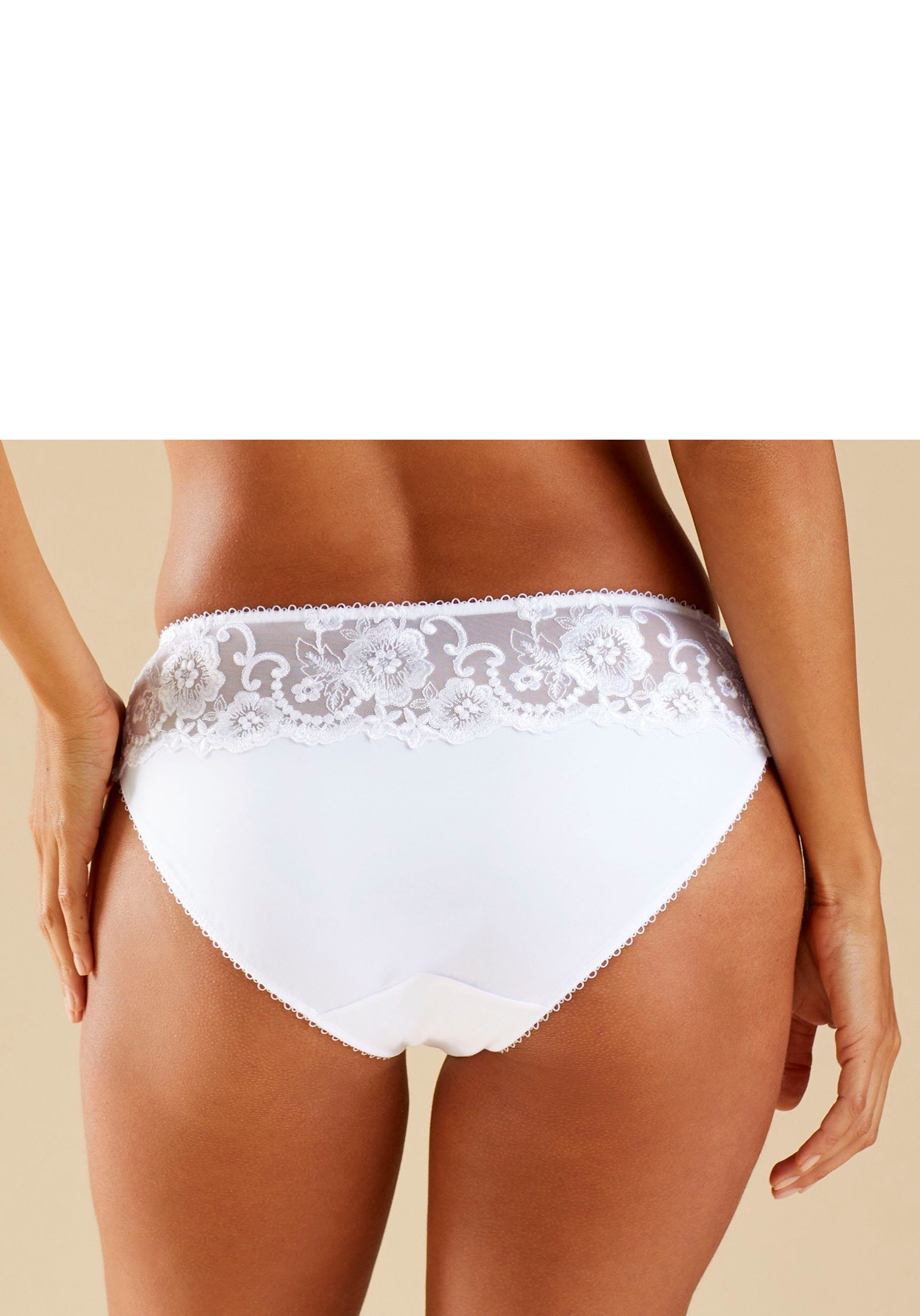 LASCANA Bikinislip Wanda mit Stickerei Spitze in floraler Optik