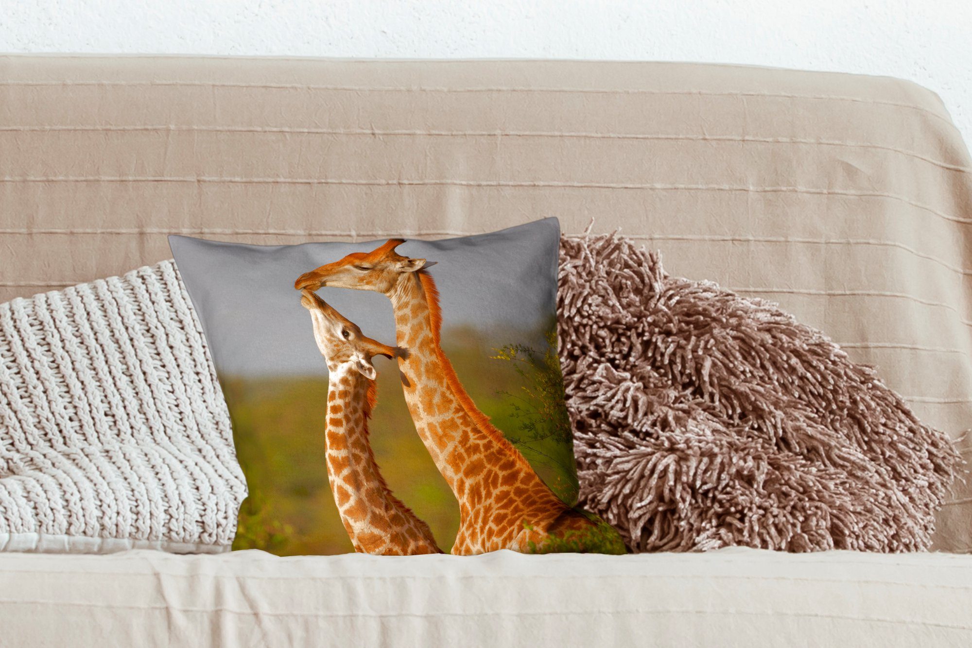 Sofakissen Dekokissen - Füllung Wohzimmer, - Schlafzimmer, Kalb Deko, - für Baum Porträt, mit Zierkissen MuchoWow Giraffe