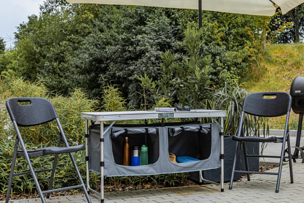 ONDIS24 Campingschrank Campingtisch Campingküche Gartentisch mit 2 Fächern mit Aluminiumrahmen und MDF Platte