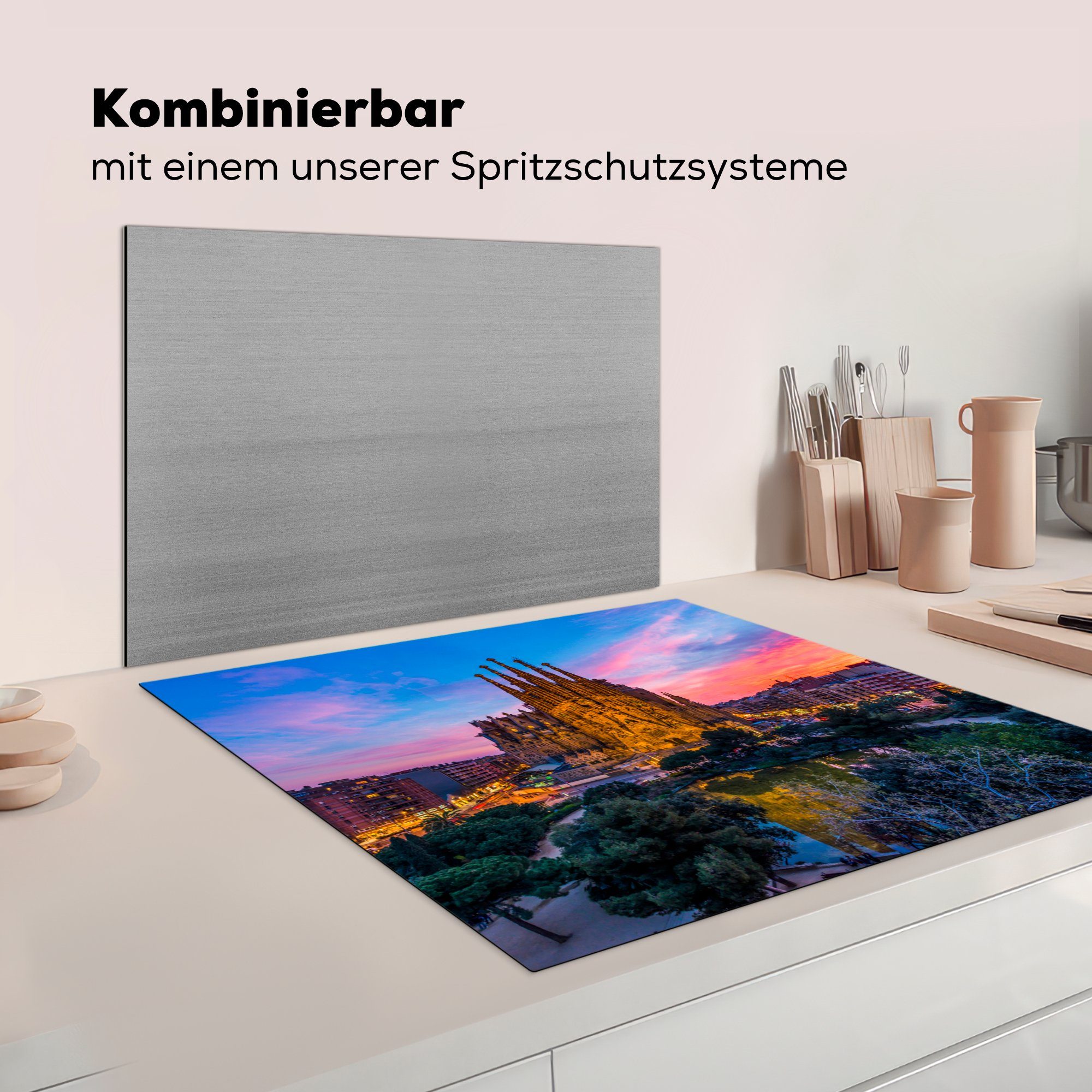 küche 78x78 Sagrada Barcelona MuchoWow Vinyl, - Arbeitsplatte (1 tlg), Ceranfeldabdeckung, Spanien, für - Familia cm, Herdblende-/Abdeckplatte