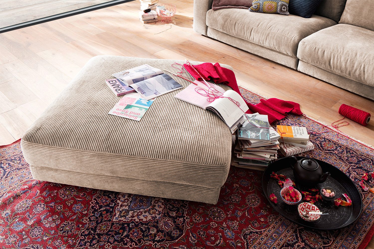 KAWOLA Hocker MADELINE, Big Hocker Polsterhocker Cord verschiedene Farben