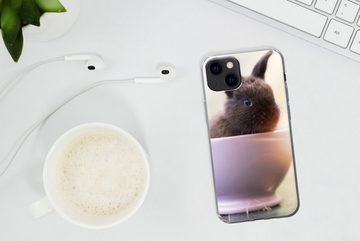 MuchoWow Handyhülle Kaninchen - Baby - Teetasse, Handyhülle Apple iPhone 13, Smartphone-Bumper, Print, Handy