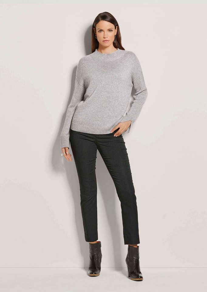 MADELEINE Strickpullover Langarm Stehkragen-Pullover Uni-Design trifft auf modernen Stehkragen ohne Verschluss