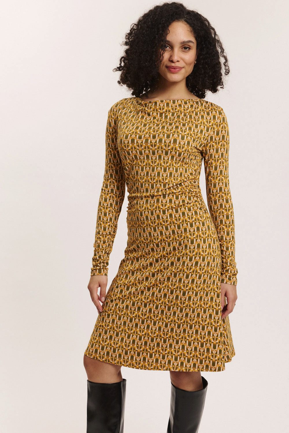 Tranquillo Jerseykleid Damen Junee EcoVero™ Viskose drapiertem Ausschnitt feminine Passform (Einzelteil) Langarmkleid mit feiner Raffung an Taille und Ärmeln, moderner Look