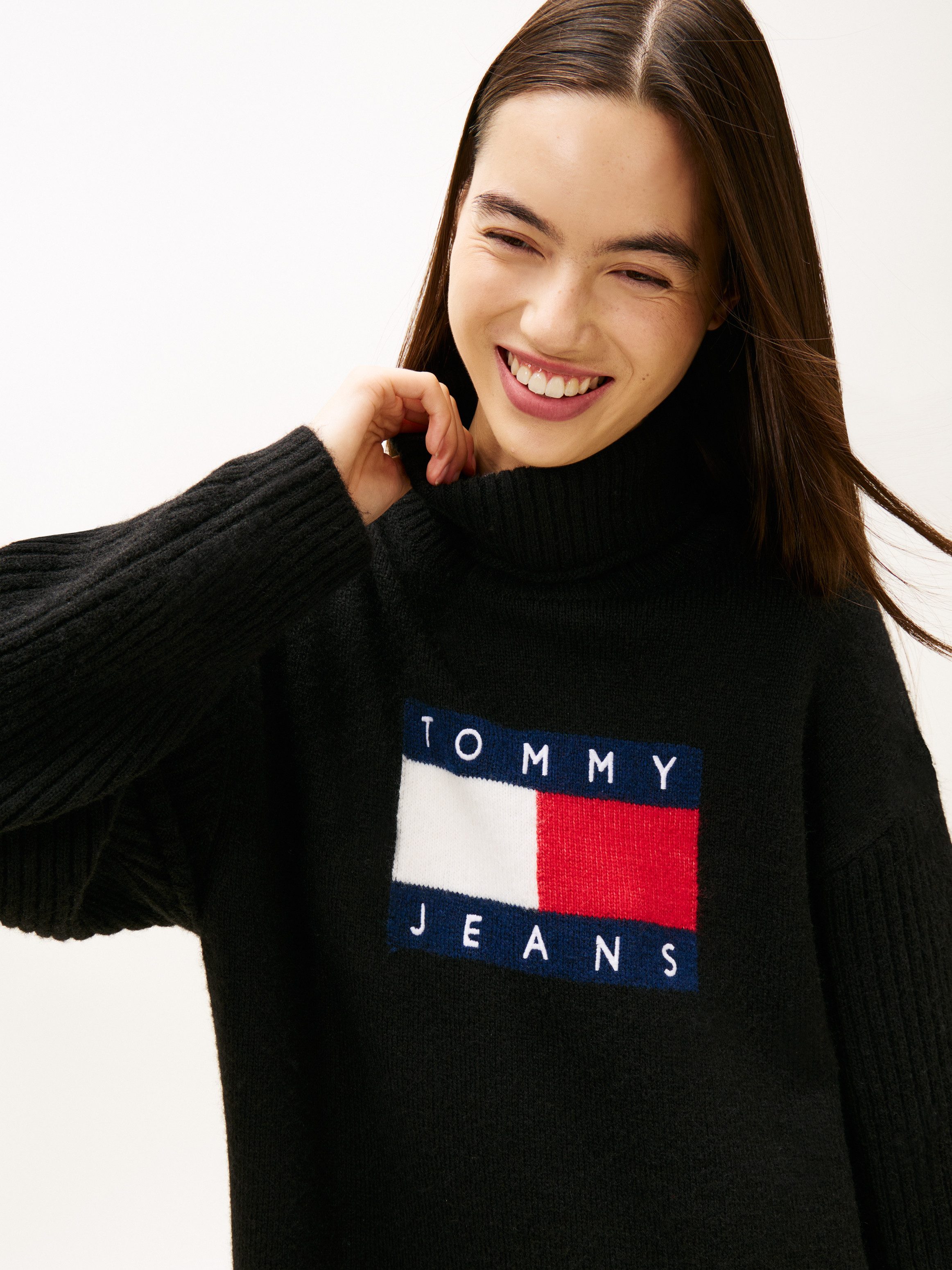 Tommy Jeans Strickkleid TJW TURTLENECK FLAG DRESS EXT