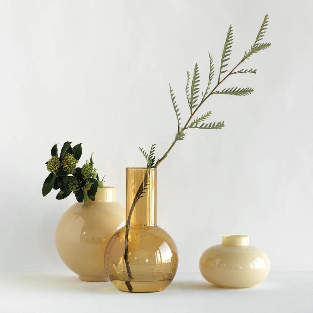 Urban Nature Culture Dekovase Vase Ella Recycled Glass Transparent Almond (19,2x31cm)
