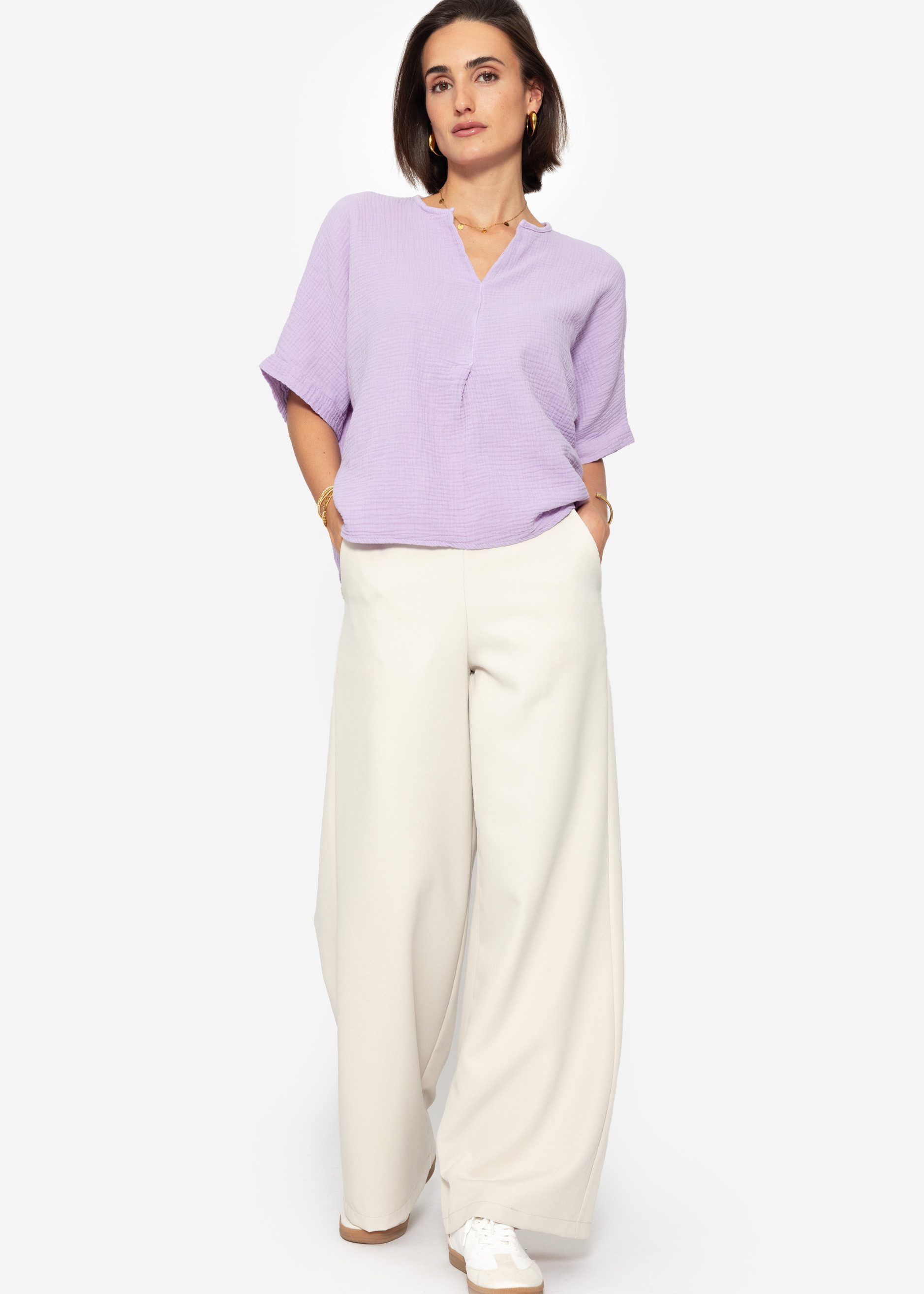 SASSYCLASSY Kurzarmshirt Oversize Musselin Shirt Damen kurz in V-Ausschnitt Lockere Kurzarm Shirt aus weichem Baumwolle mit feinem Schlitz Elegant – Bild 3 von 5