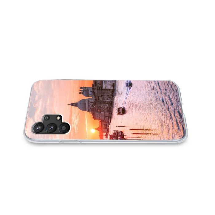MuchoWow Handyhülle Boot - Wasser - Sonne - Venedig Handyhülle Samsung Galaxy A32 5G Smartphone-Bumper Print Handy ZV10881