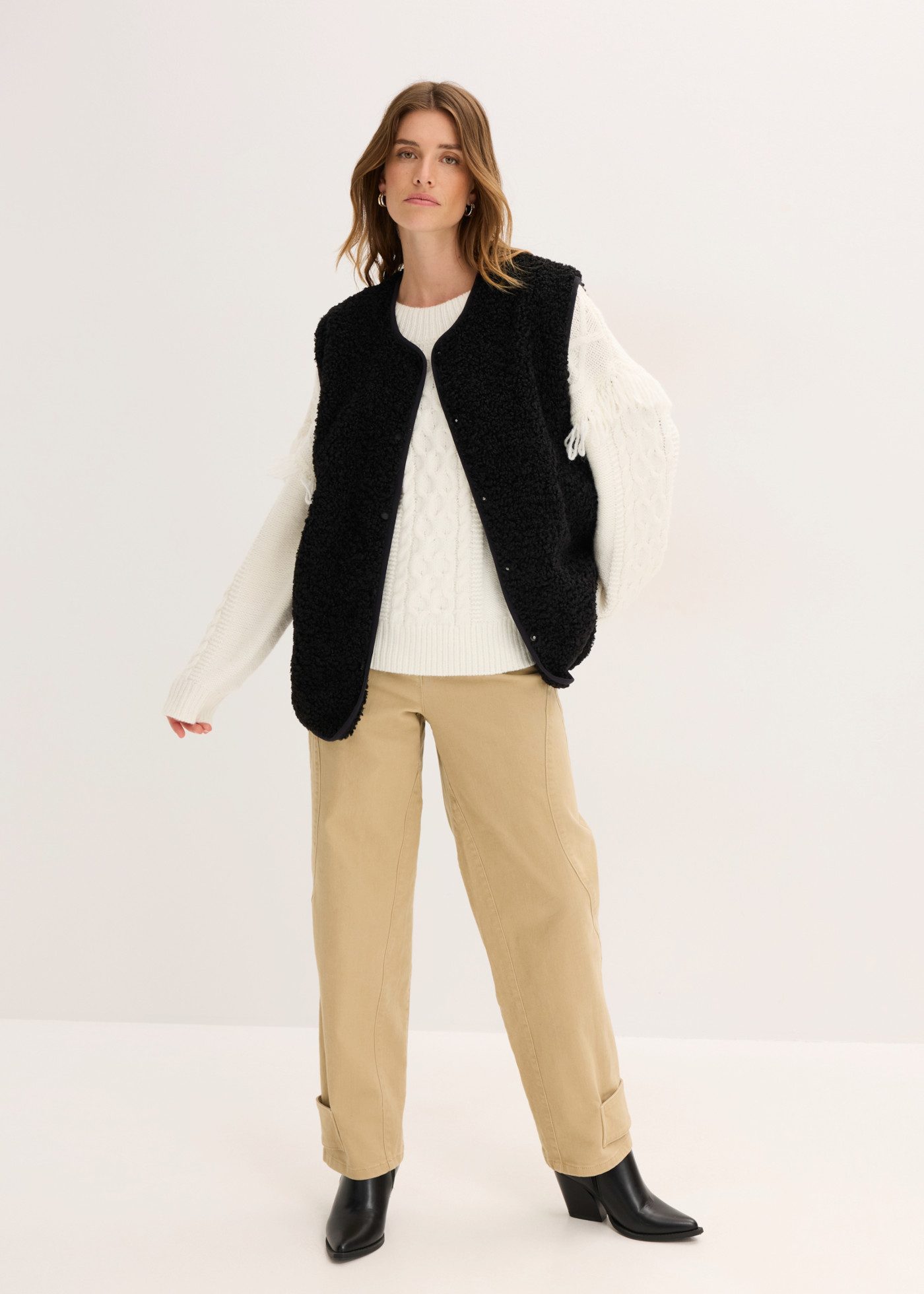 bonprix Plüschweste mit seitlichen Eingriffstaschen, aus Teddyfleece, Oversize-Passform – Bild 5 von 5