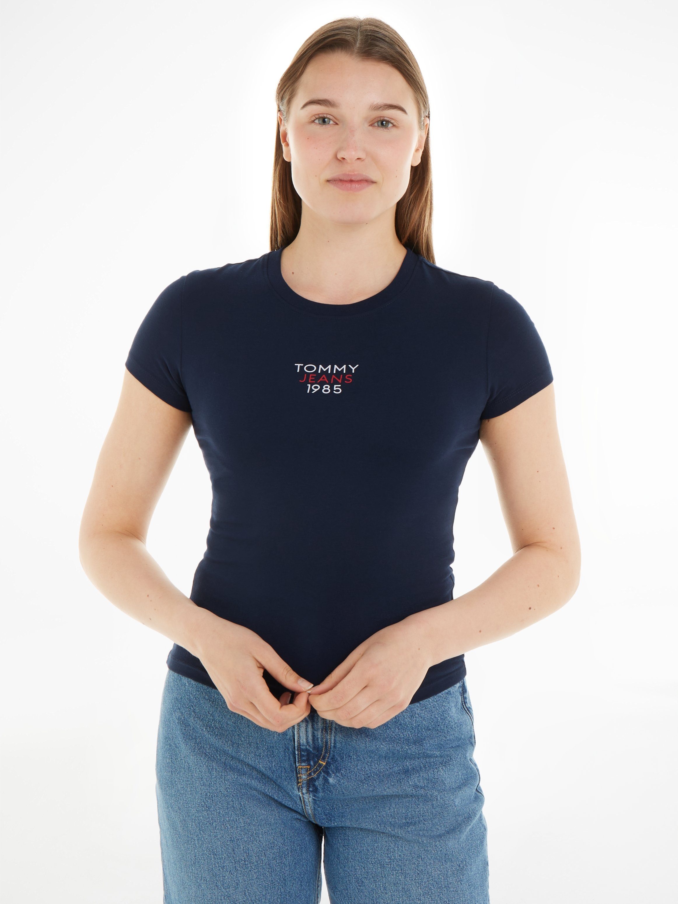 Tommy Jeans T-Shirt Slim Essential Logo mit Logoschriftzug Dark_Night_Navy