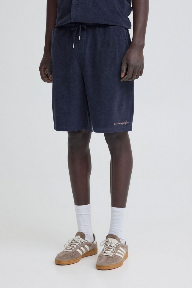 Blend Sweatshorts BHBasti Bequeme Frottee-Sweatshorts mit Stickerei
