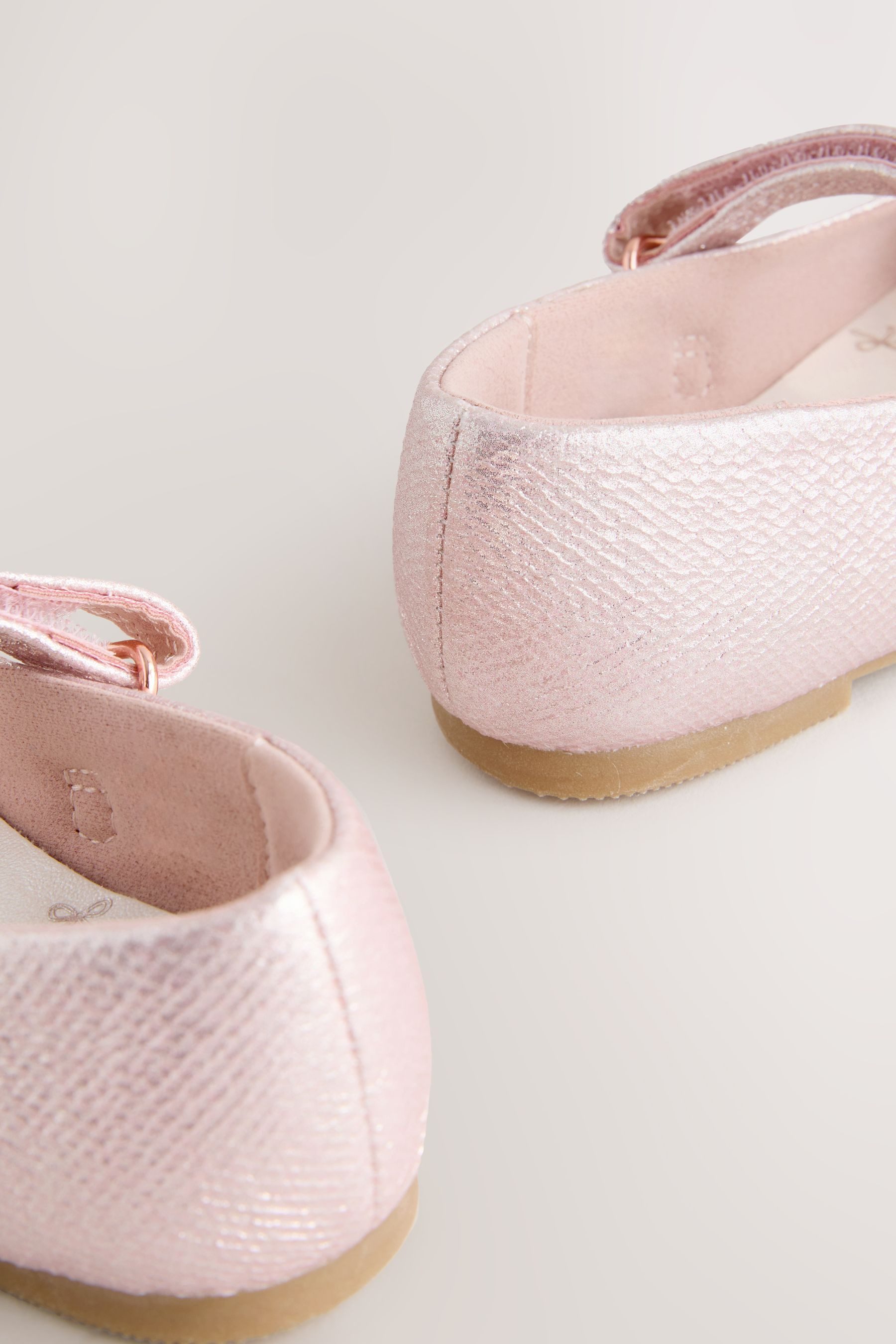Next Festliche Mary-Janes mit Klettverschluss, weit Mary-Jane-Schuhe – Bild 5 von 5