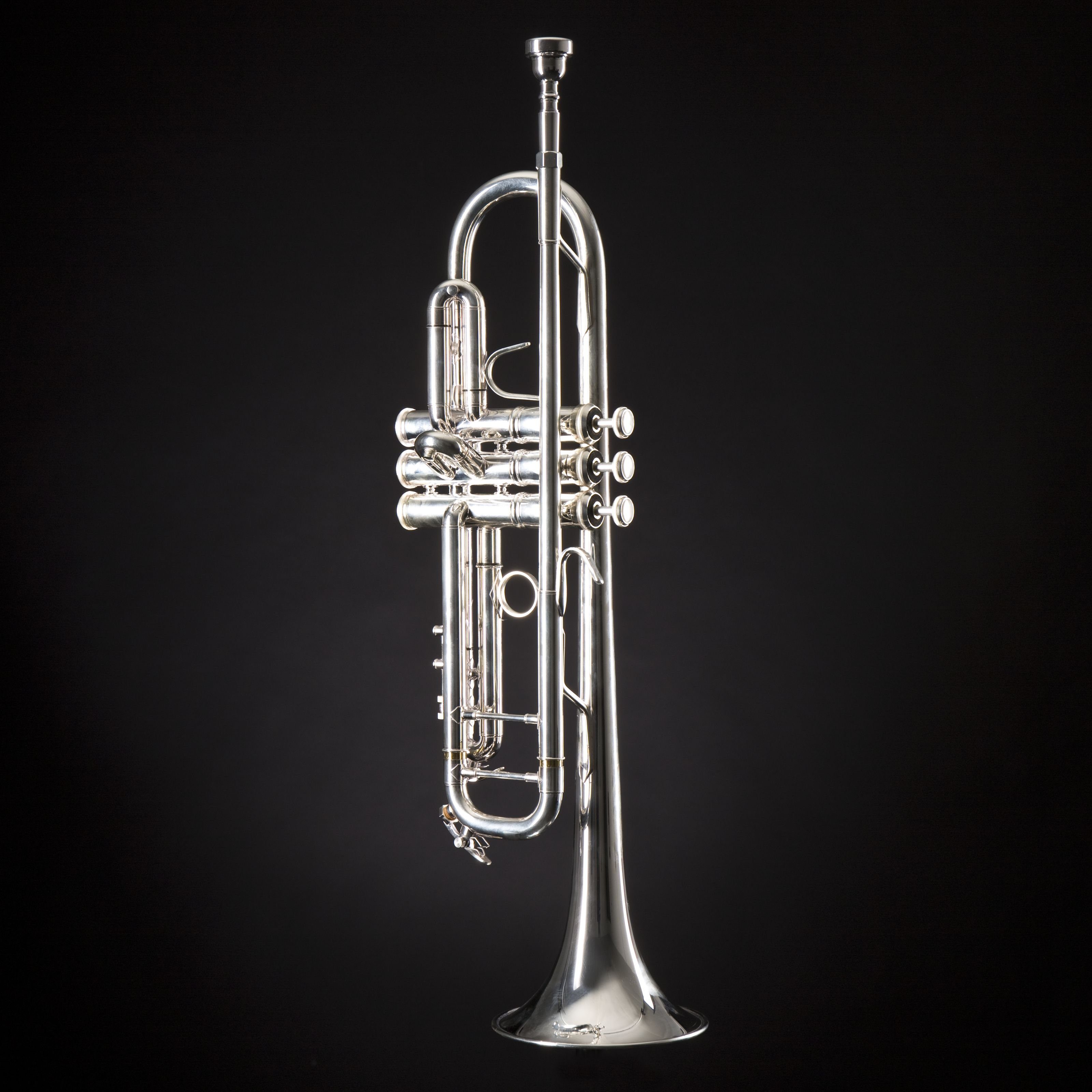 Monzani Trompete, MZTR-355 Bb Trompete Versilbert Messing Schallbecher Monel Ventile Kupfer Mundrohr Inklusive Mundstück und Koffer Offener kerniger Klang Leichte Ansprache Langlebige Oberflächenversilberung, Trompeten, Bb-Trompeten, MZTR-355 Trompete, Versilbert, Offener Klang, Leichte Ansprache