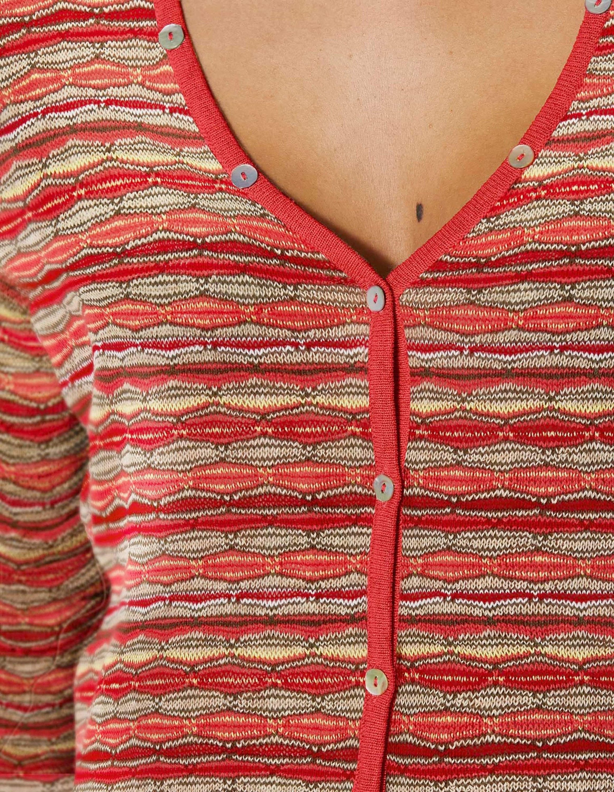 MADELEINE Strickjacke Modische Strickjacke mit Streifenmuster Mehrfarbige Streifen, tiefer V-Ausschnitt, dekorative Blenden