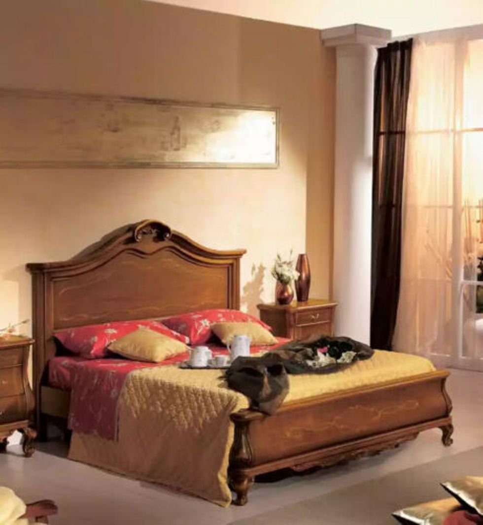 in Bett), Klassischen Holzdoppelbett Luxuriöses Betten JVmoebel im Schlafzimmer Italy (1-tlg., Bett Nur Made Stil