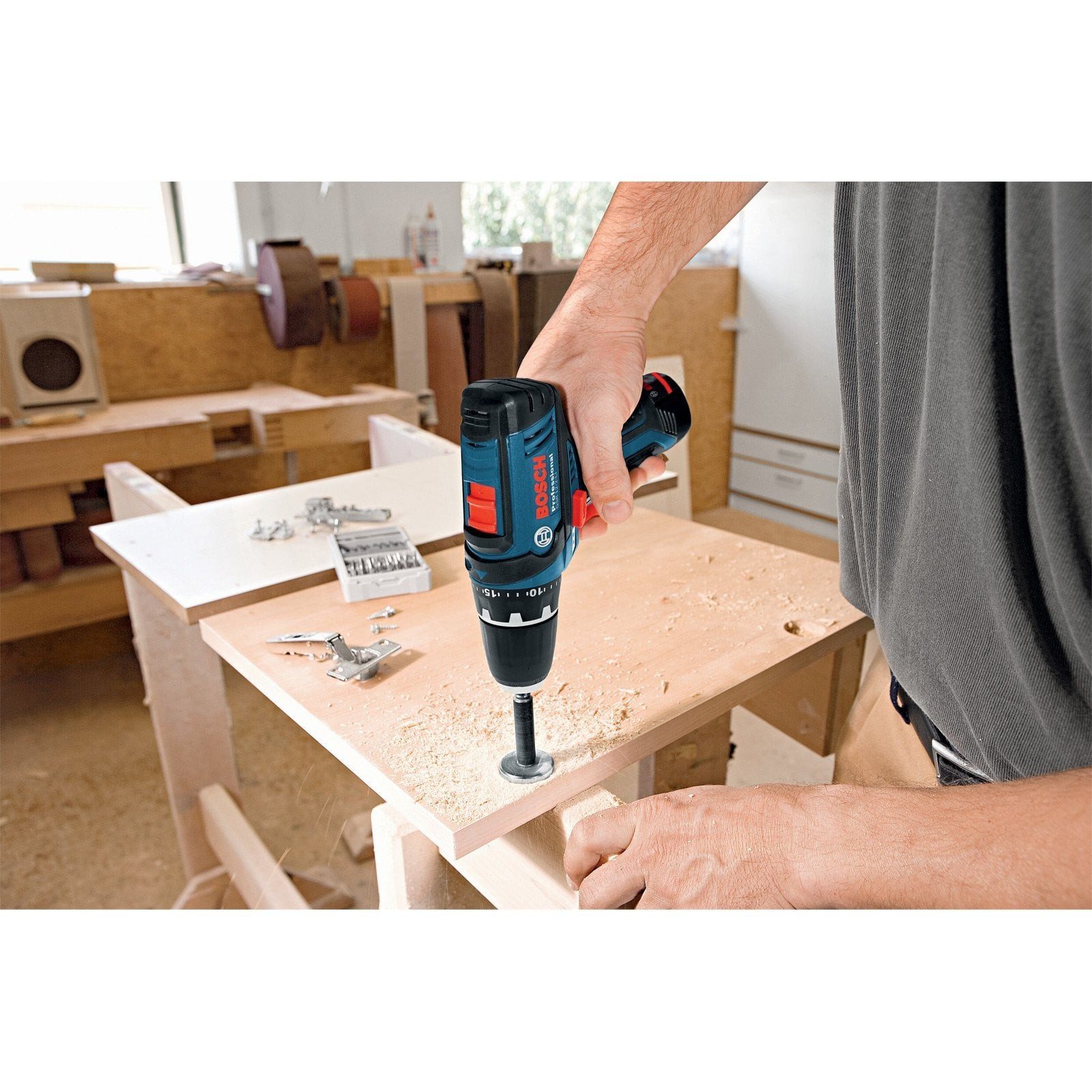 BOSCH Akku-Bohrschrauber Bosch Akku-Bohrschrauber GSR 12V-15 / 2x 2,0 Ah Akku + Ladegerät - 060