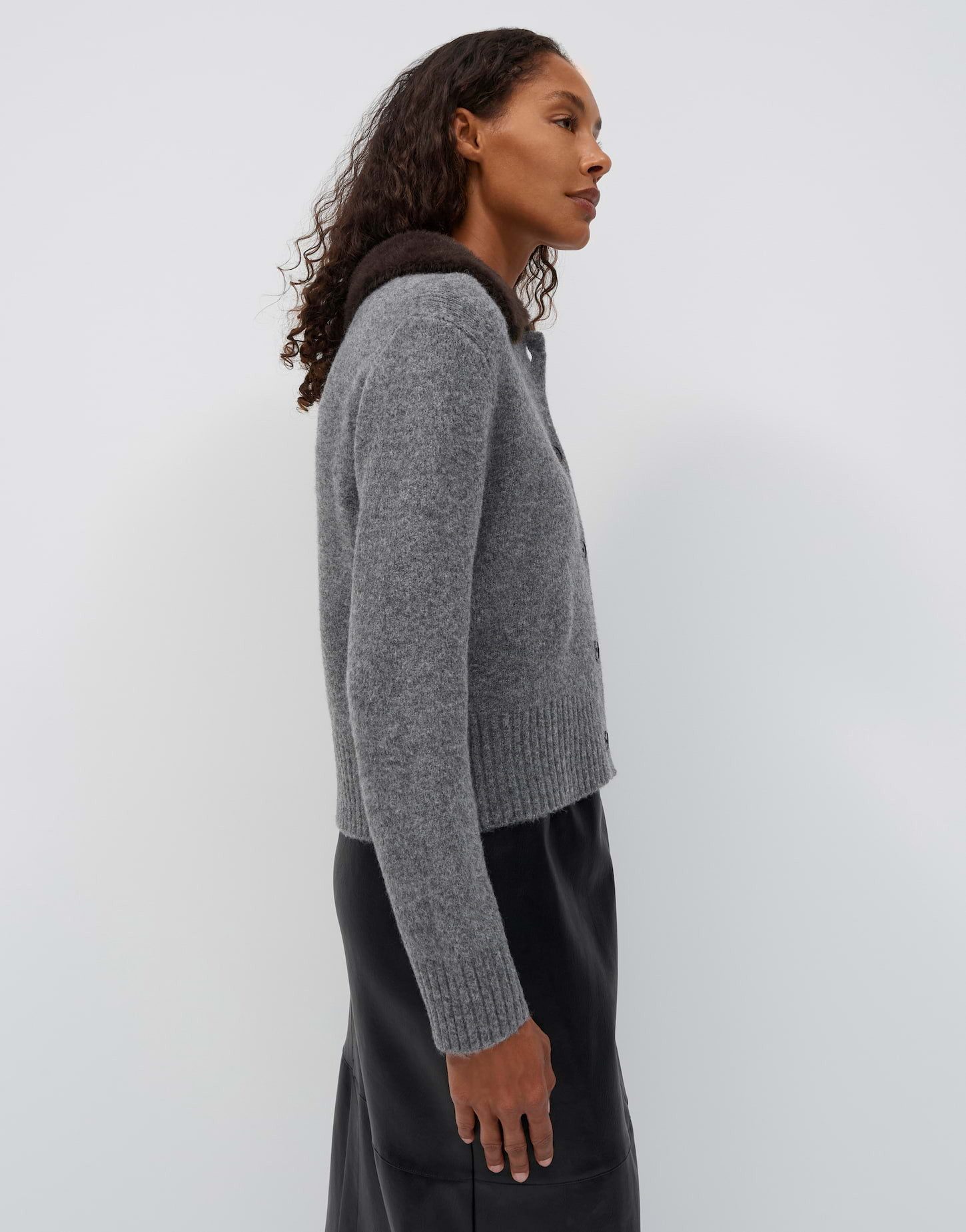 OPUS Strickjacke Dofur aus weichem Strick Verkürzte Länge mit geradem Schnitt und wandelbarem Kragen – Bild 5 von 5