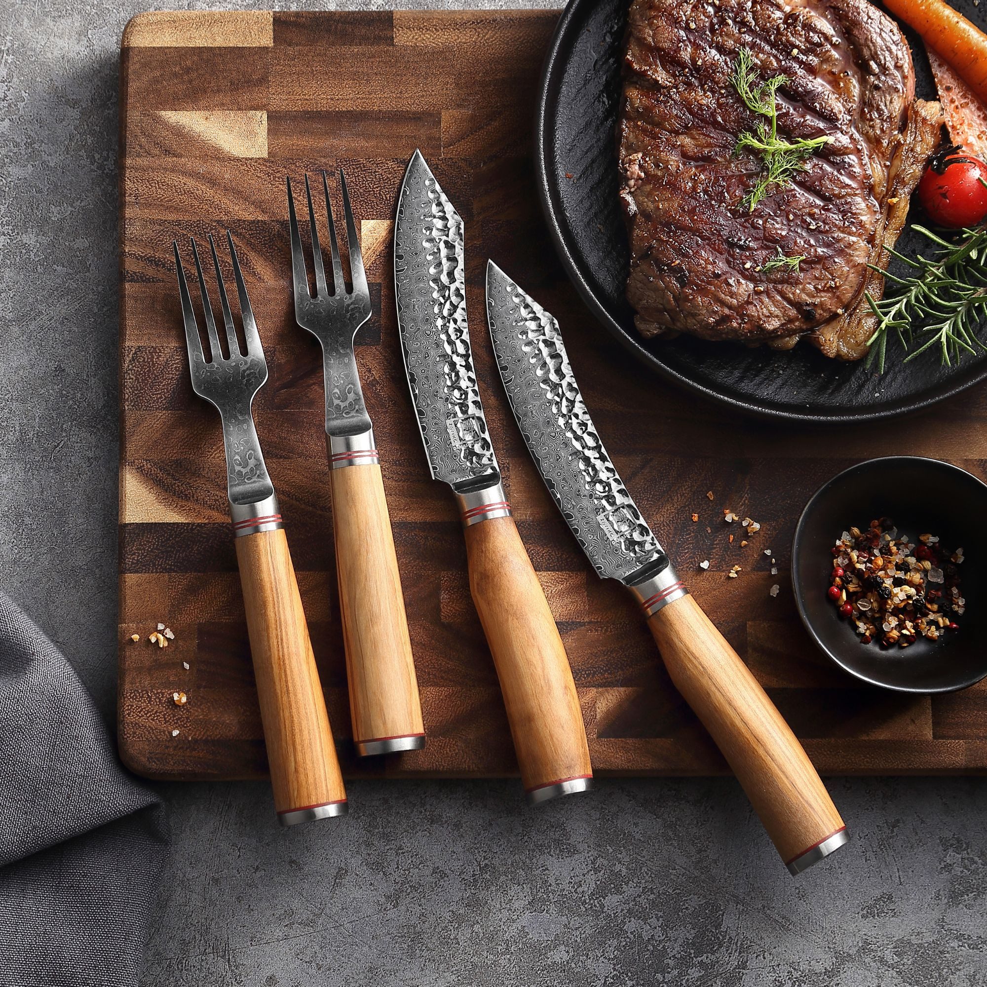 ZAYIKO Steakbesteck Minami Damast 2er Steakbesteck 12 cm Klingen Olivenholzgriffe Holzbox