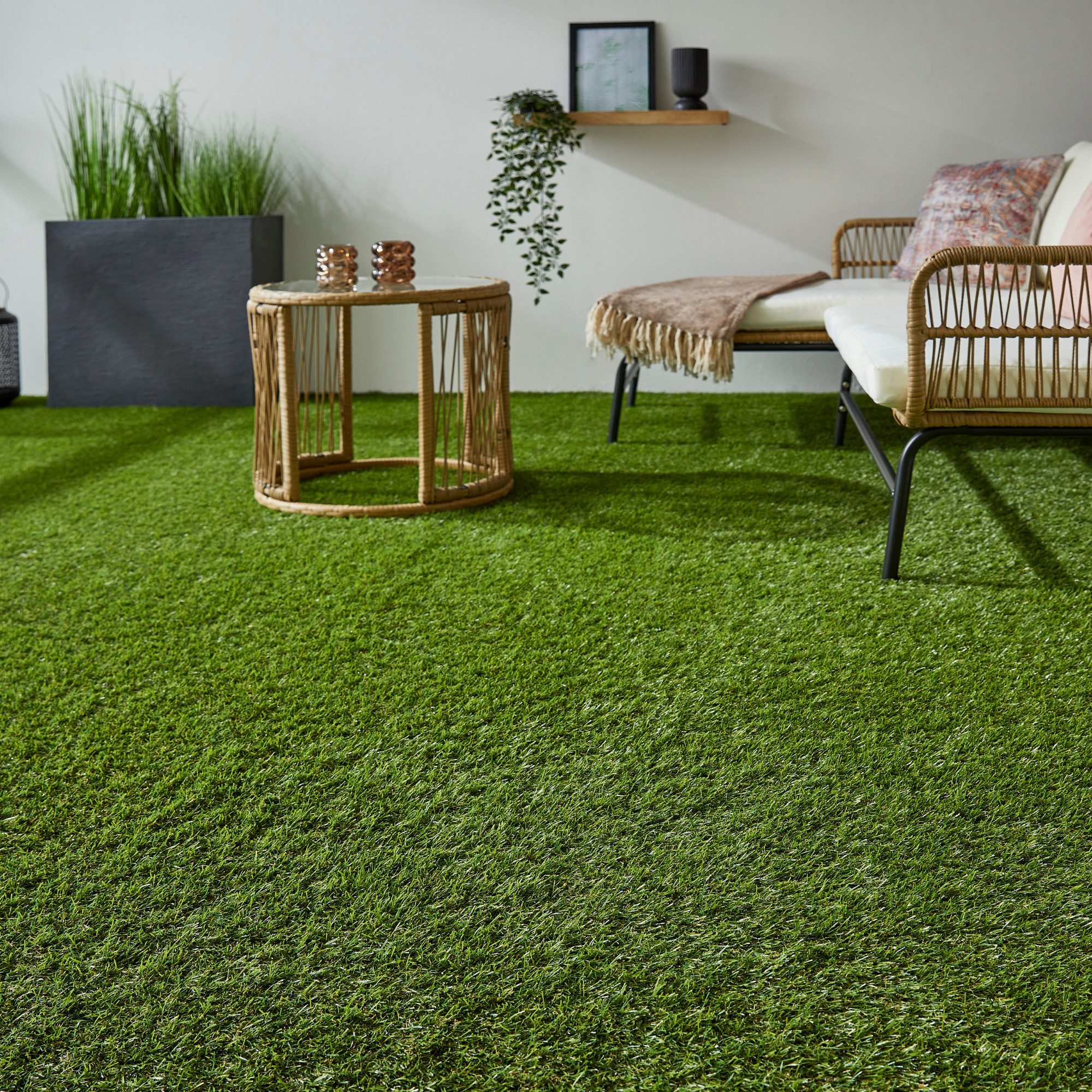 Andiamo Kunstrasen Rasenteppich Bali, Made in Belgium, rechteckig, Höhe: 25 mm, realistische Optik, mit Drainagefunktion, für Balkon & Terrasse