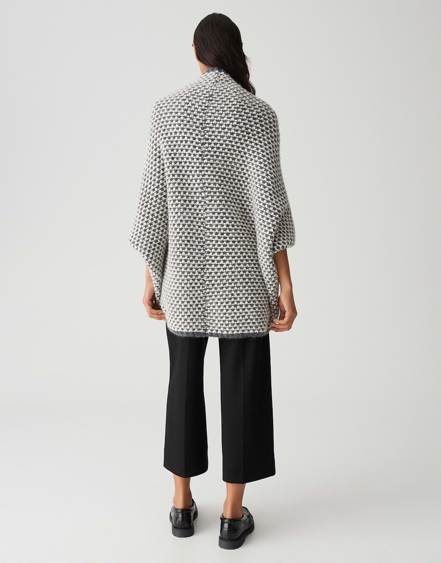 OPUS Cape AMARYLLIS mit zweifarbiger Waffelstruktur one size, weicher Griff, Mélange-Effekt