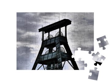 puzzleYOU Puzzle Alter Förderturm im Ruhrgebiet, schwarz-weiß, 48 Puzzleteile, puzzleYOU-Kollektionen Deutschland, Schwarz-Weiß