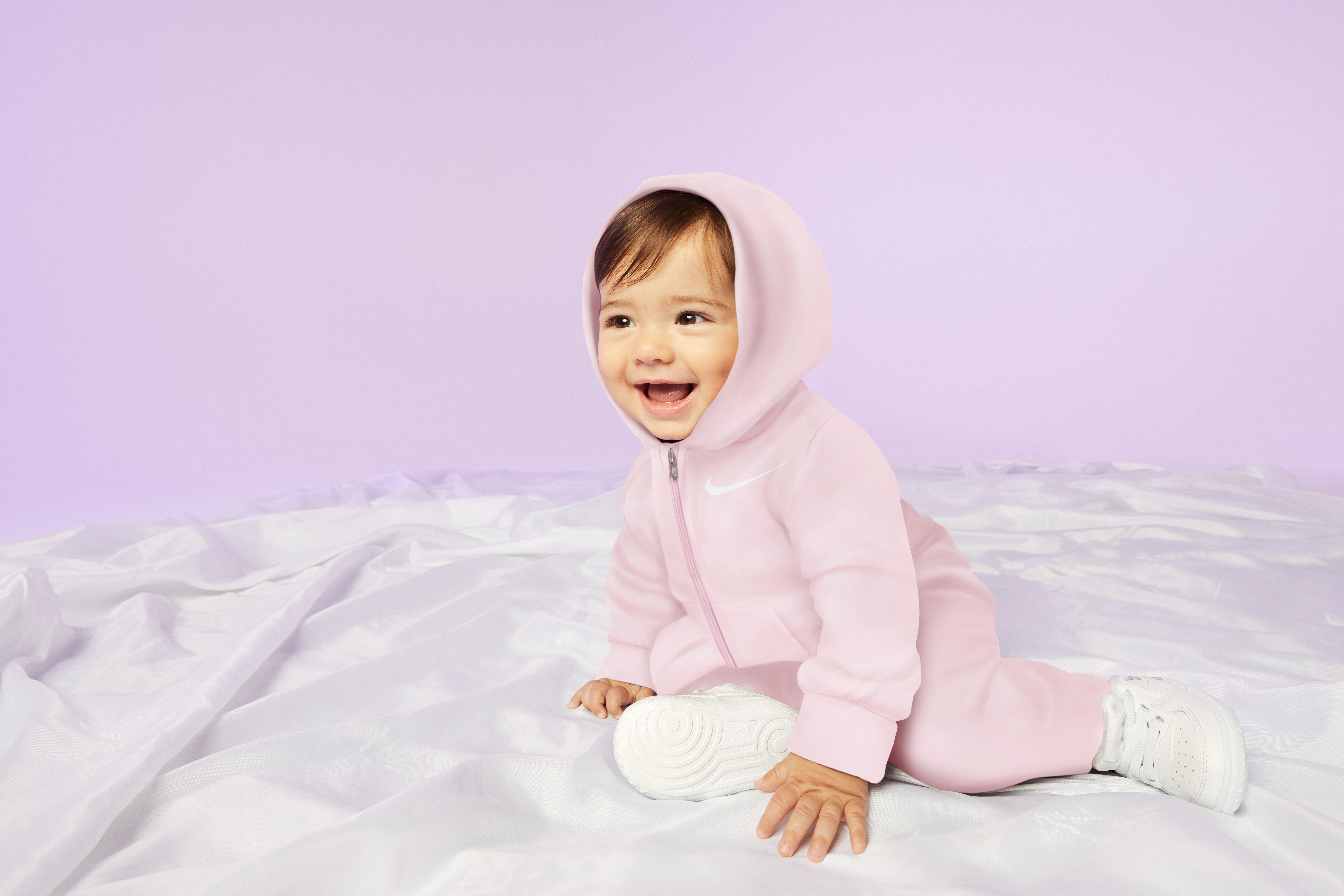 Nike Sportswear Strampler NKN ESSENTIALS HOODED COVERALL für Babys, mit Kapuze, mit Logodruck und Markenlabel – Bild 4 von 5