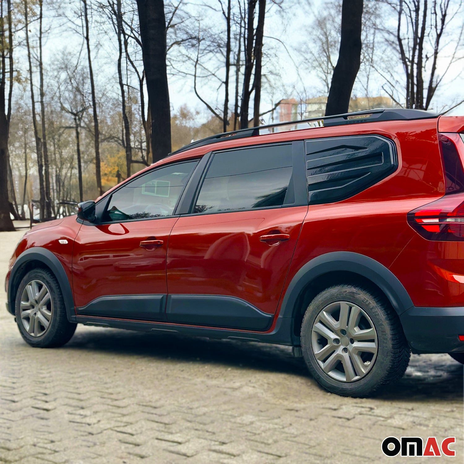 OMAC Frontstoßstange 2022-2025 Dacia Jogger Heckfenster-Verkleidung MPV Schwarz 2 tlg, 2-St., Langlebig,Einfache Reinigung,Einfache Installation,Rostbeständig