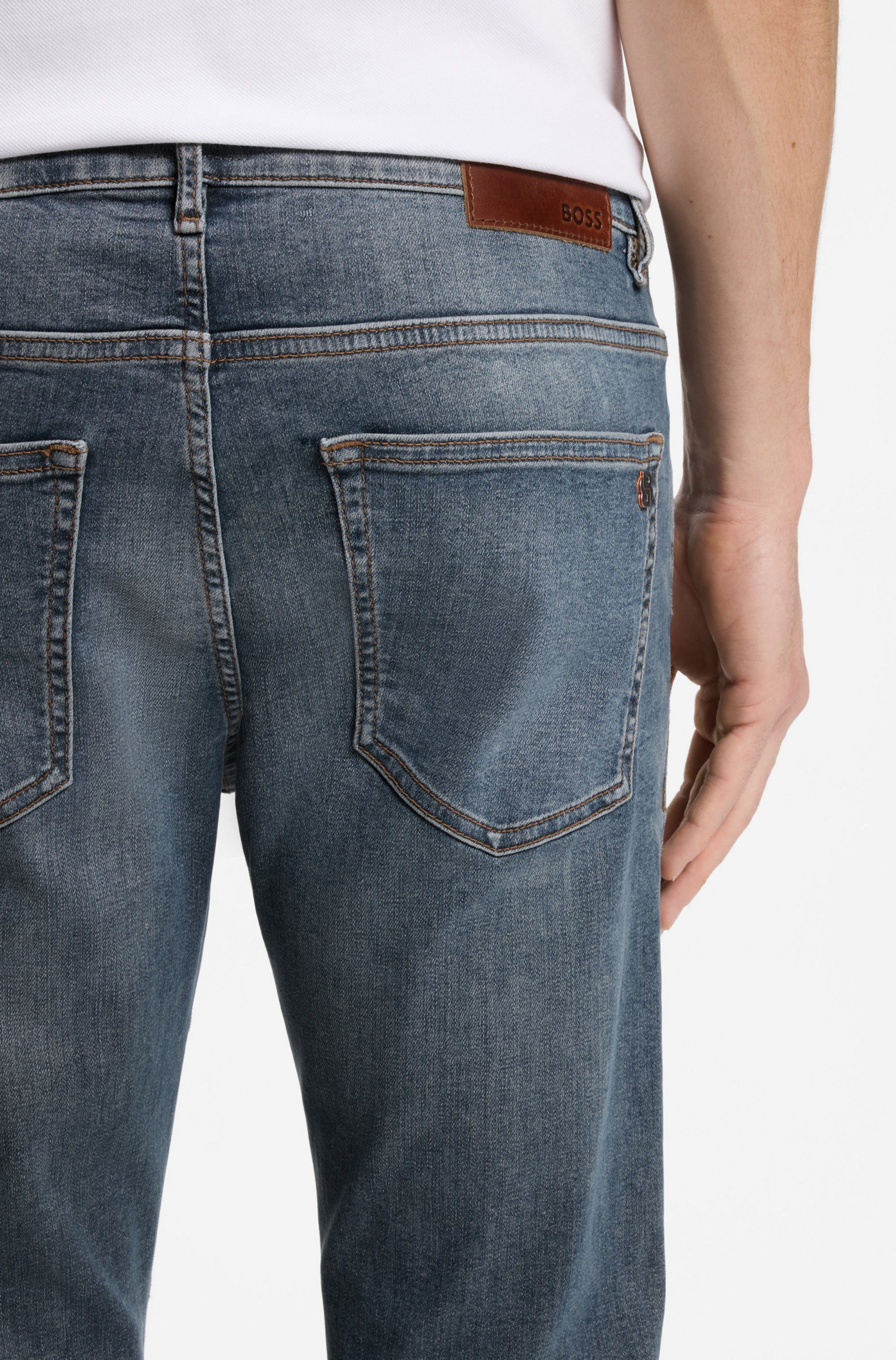 BOSS ORANGE 5-Pocket-Jeans Delaware Soft-Motion-Denim Schmale Passform Mittlere Leibhöhe – Bild 3 von 5