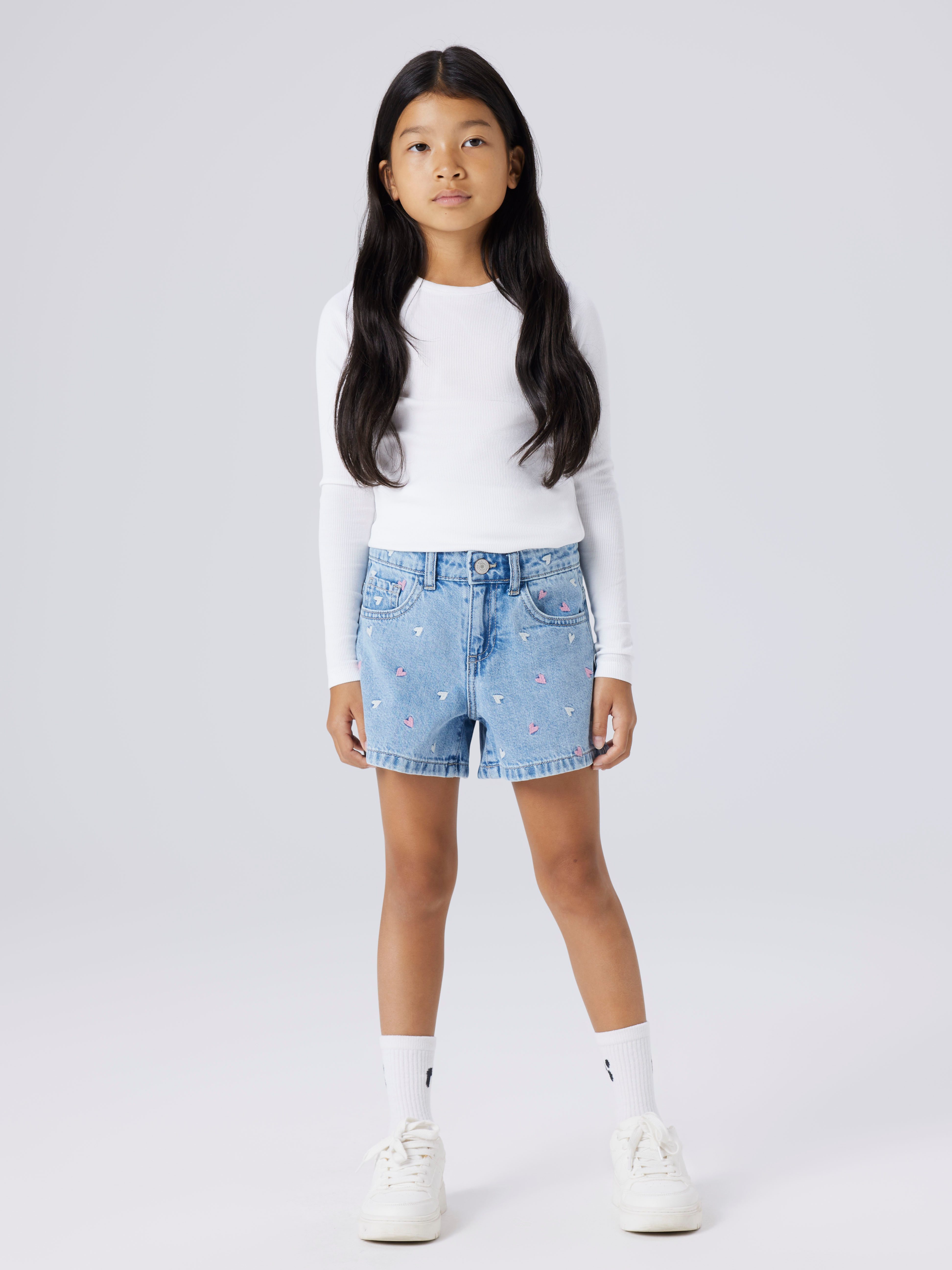 Name It Jeansshorts NKFBELLA REG DNM SHORTS 3674-BE NOOS Baumwolle, verstellbarer Bund, bestickte Details