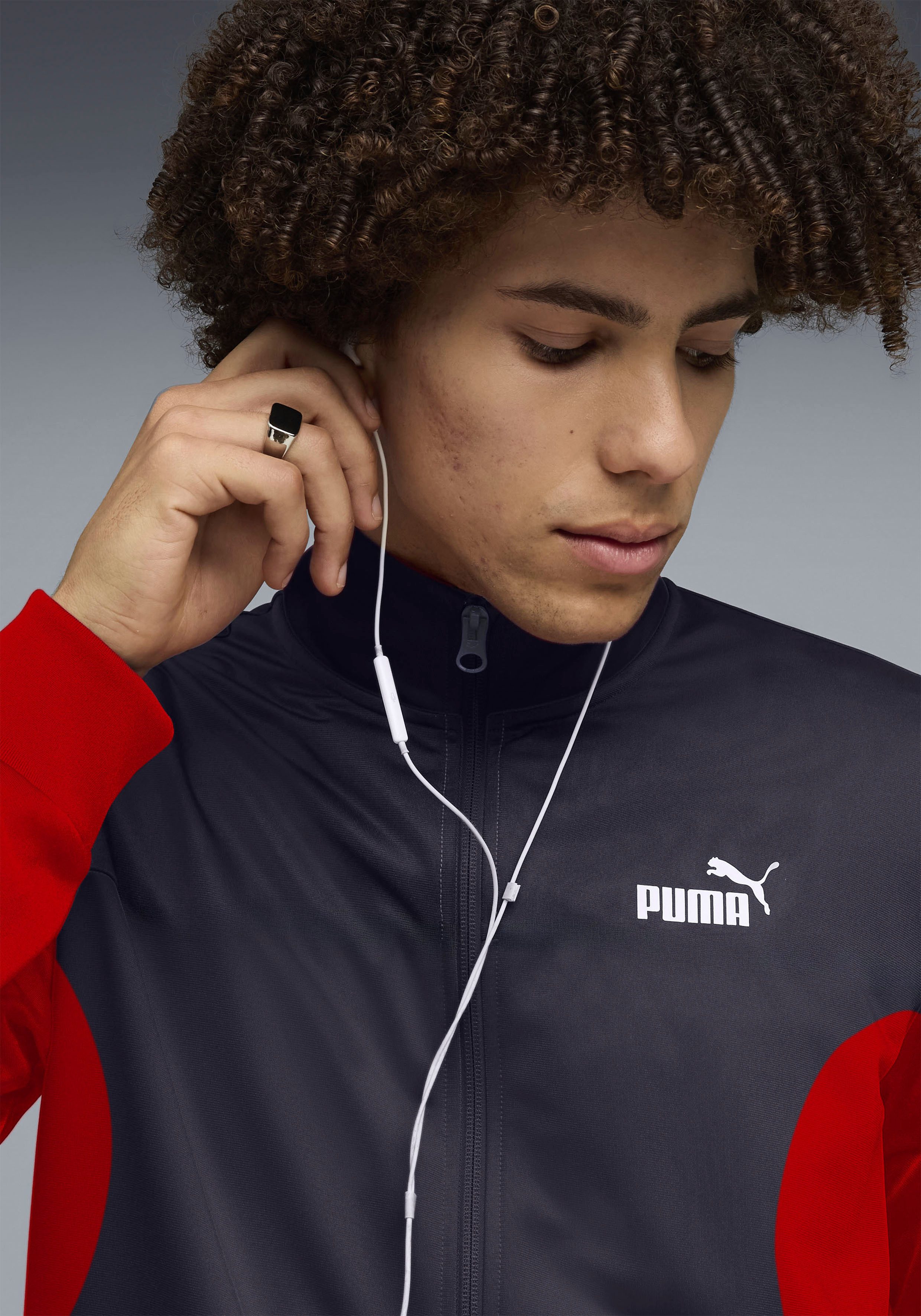 PUMA Trainingsanzug ESS BLOCK POLY SUIT (2-tlg), für entspannte Tage, für vielseitige Aktivitäten