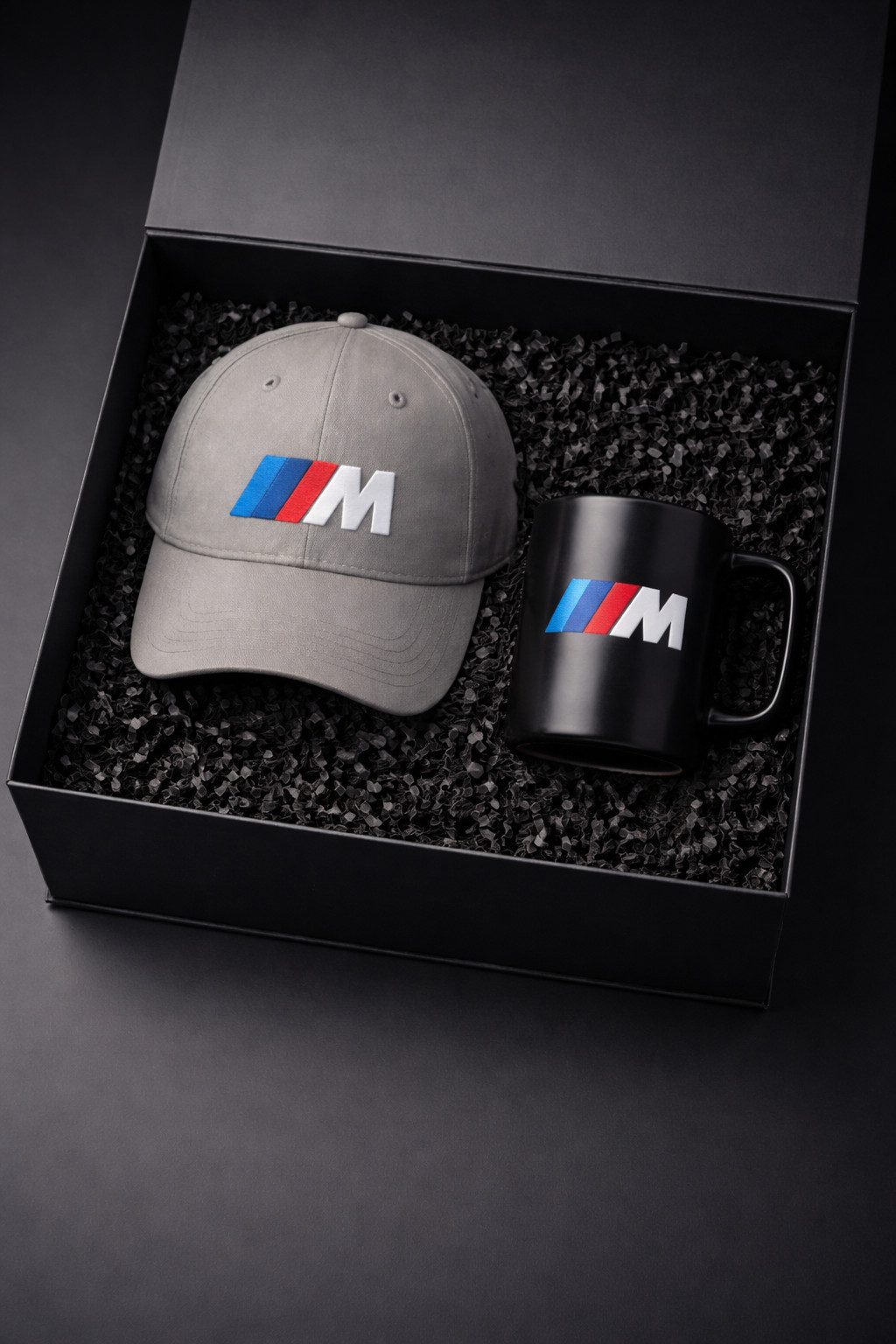 BMW Baseball Cap BMW M Perfomance Motorsport Geschenkset Geschenkbox Mütze Tasse Cap (2-St)