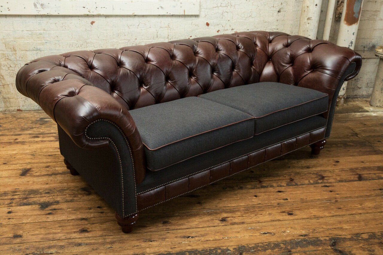 Couch Rückenlehne mit Sofa Knöpfen. Chesterfield-Sofa Textil Sitz Chesterfield Polster, Klassische Die JVmoebel Braun Leder
