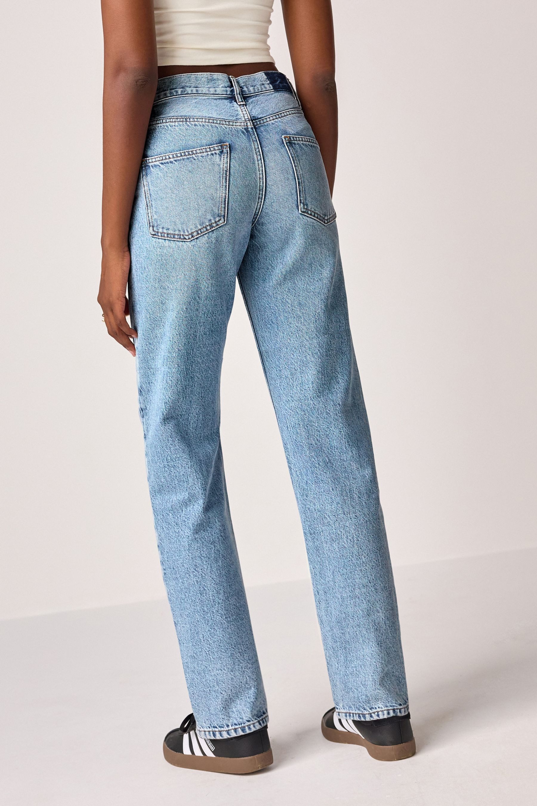 Next Straight-Jeans Steife Straight Fit Jeans (1-tlg)
