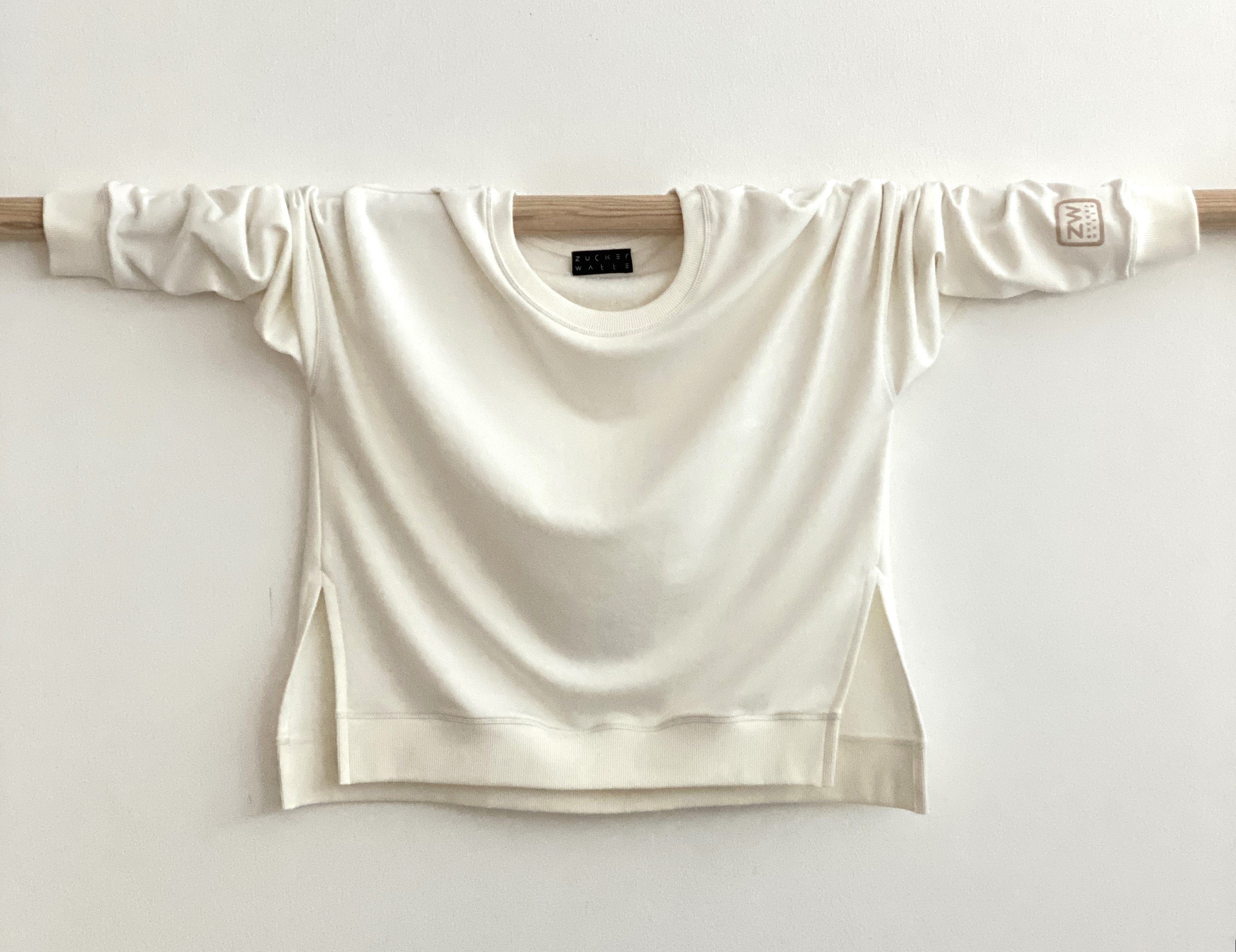 wertiger Sweatshirt aus Zuckerwatte geschlitzt ecru Baumwollmischung, mit Logoprint seitlich edlem