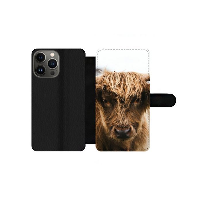 MuchoWow Handyhülle Schottischer Highlander - Kuh - Gras - Tiere - Natur Handyhülle Telefonhülle Apple iPhone 13 Pro