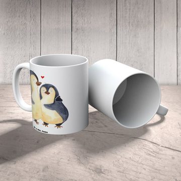 Mr. & Mrs. Panda Tasse Pinguin umarmen - Weiß - Geschenk, Umarmung, spülmaschinenfest, Seevo, XL Tasse Keramik, Großes Füllvolumen