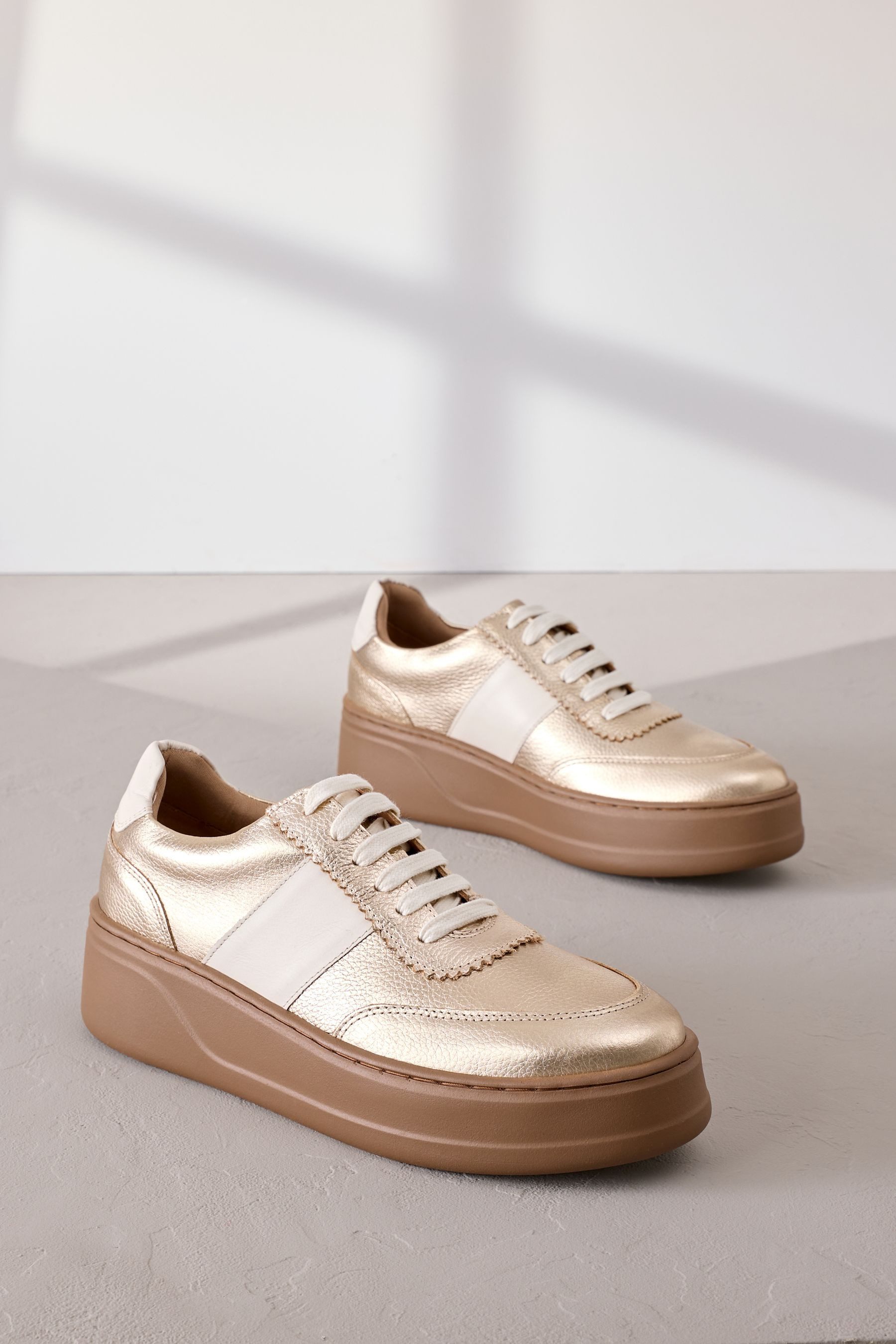 Next Signature Schnürsneaker, Keilabsatz, Premium-Leder Sneaker (1-tlg)