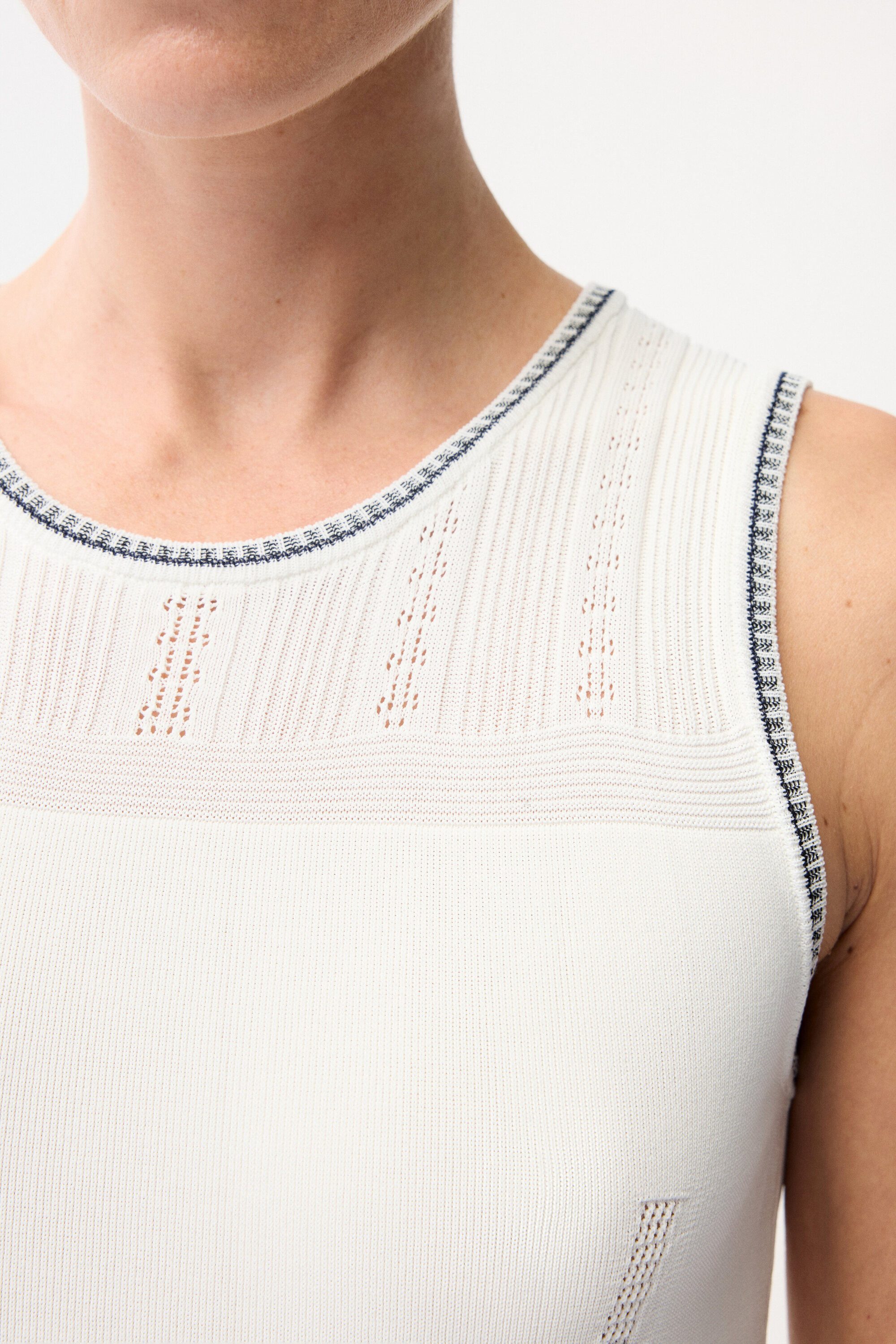 adL Jerseykleid Ärmelloses plissiertes Strickkleid – Bild 4 von 5