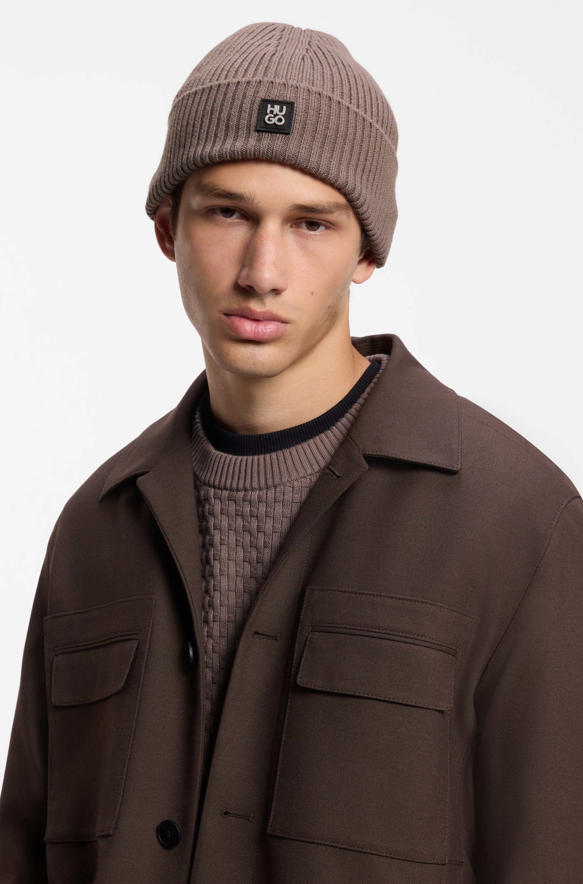 HUGO Strickmütze Xola Metal mit Stack-Label, unisex