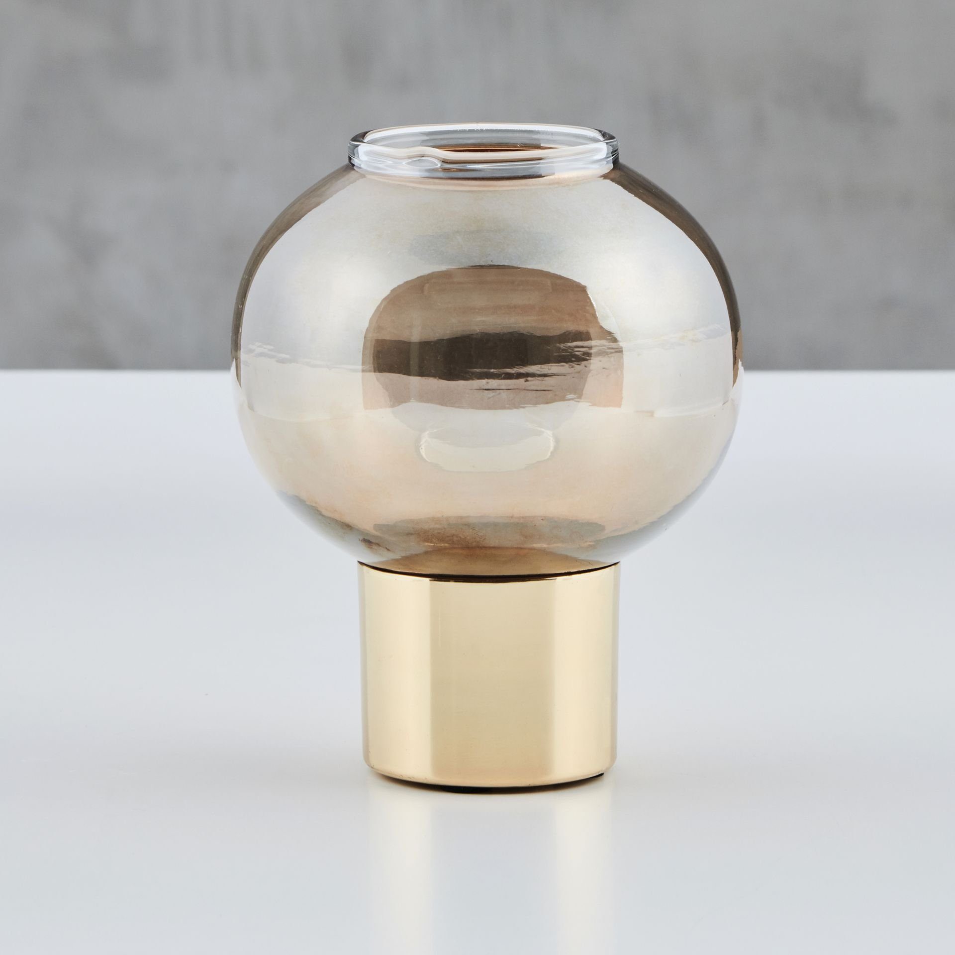 carla&marge Teelichthalter Welene (Kerzenständer aus gefärbtem Kristallglas in Braun mit Fuß aus Messing), Teelichthalter aus Glas, Höhe ca. 23 cm