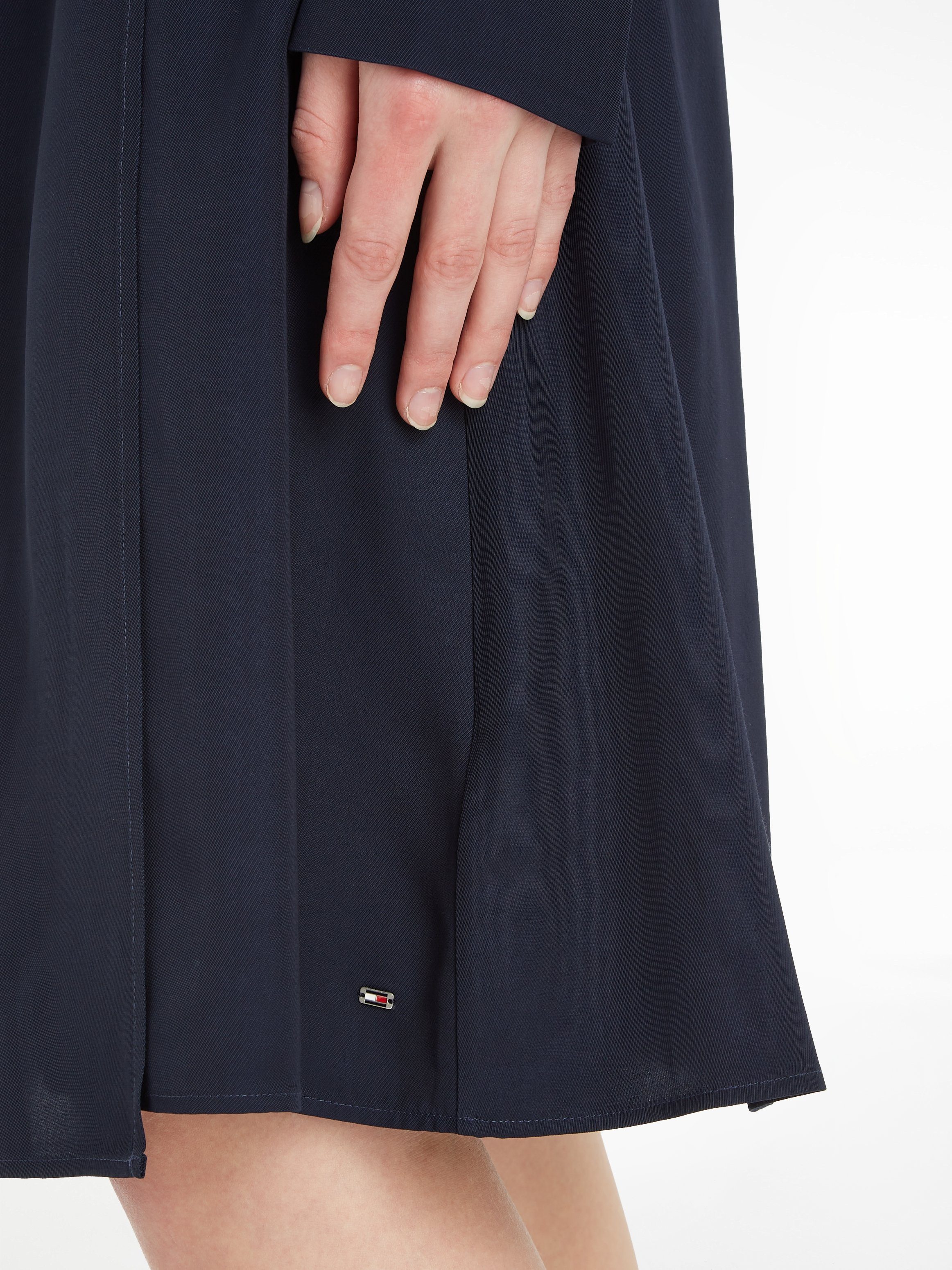 AOP KNEE Hilfiger mit Blusenkleid DRESS F&F Tommy SEAL Logopatch
