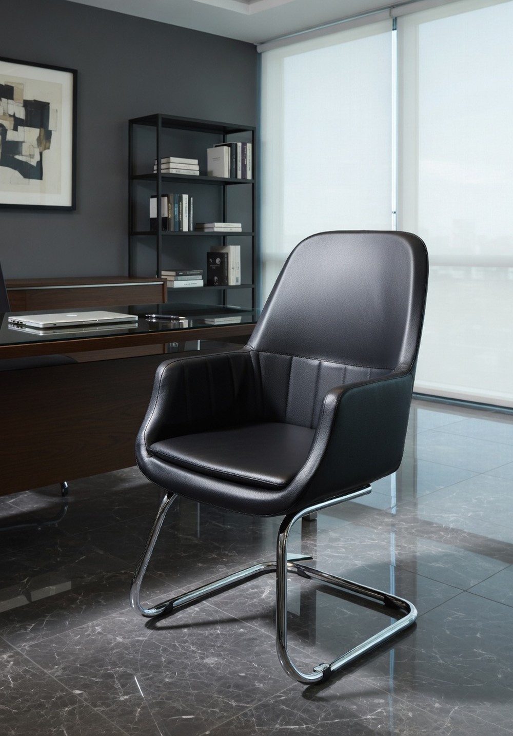 Xlmoebel Besucherstuhl Stylischer Bürosessel in Schwarz aus Kunstleder mit verchromtem (Bürostuhl; mit Armlehnen; Kunstlederbezug; Metallgestell, 1 St), Made in Europa