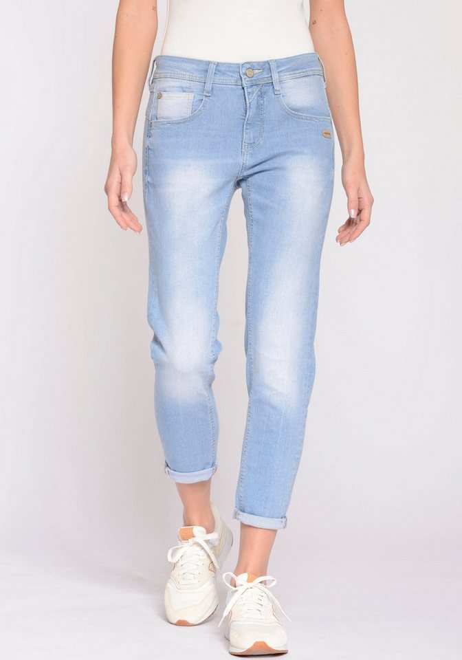 GANG Relax-fit-Jeans 94AMELIE CROPPED mit Abriebeffekten, Für normalen Fit  eine Nummer kleiner bestellen, sonst Relaxed Fit