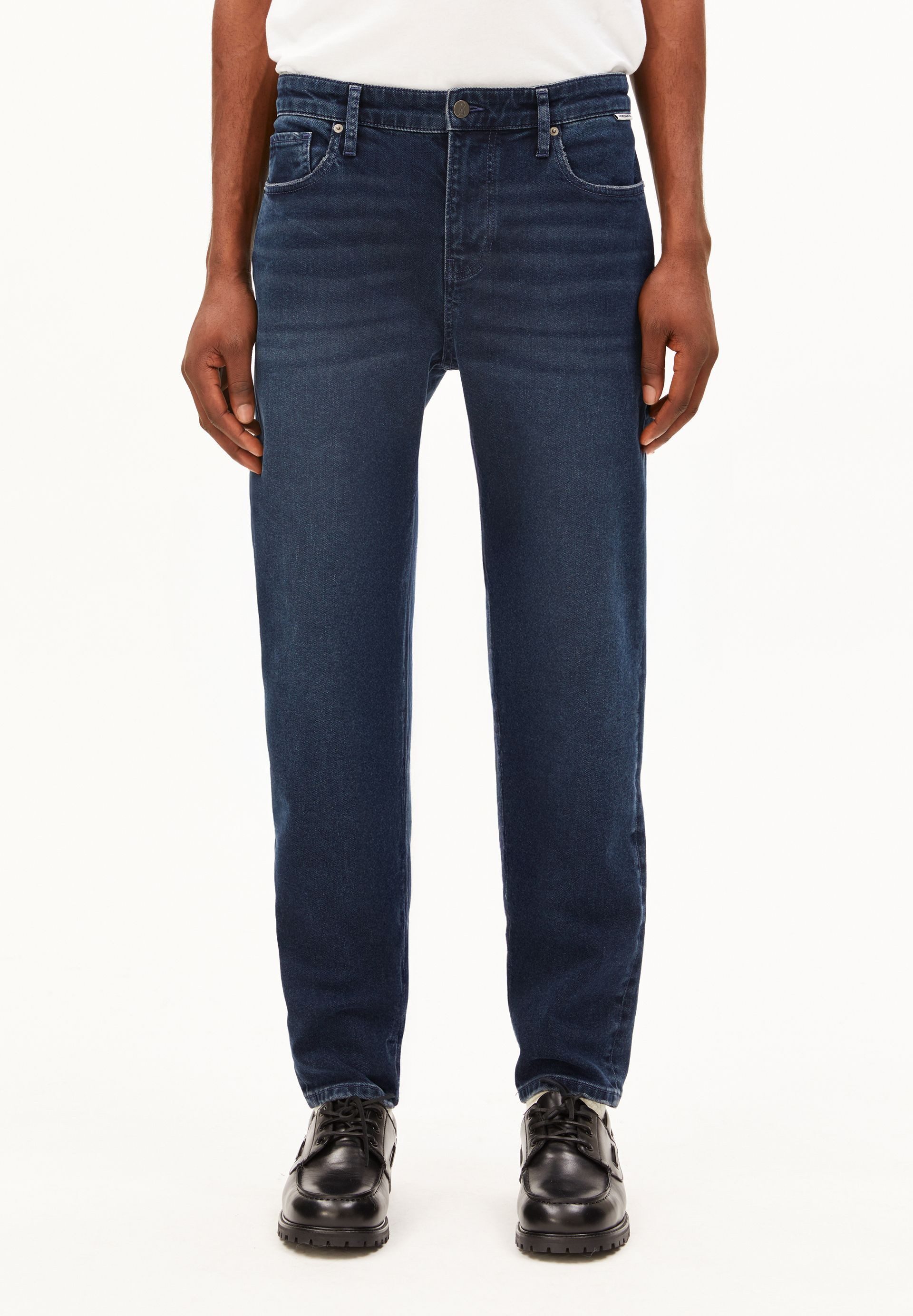 Armedangels Tapered-fit-Jeans AARJO TARPA (Comfort-Stretch, Regular Fit) Mid waist