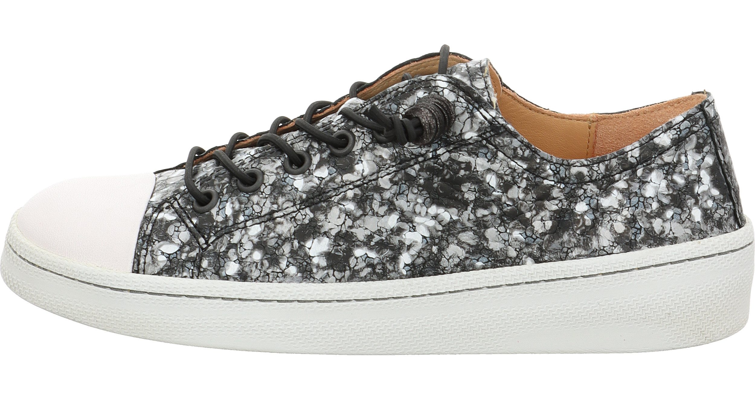 Kumi Sneaker