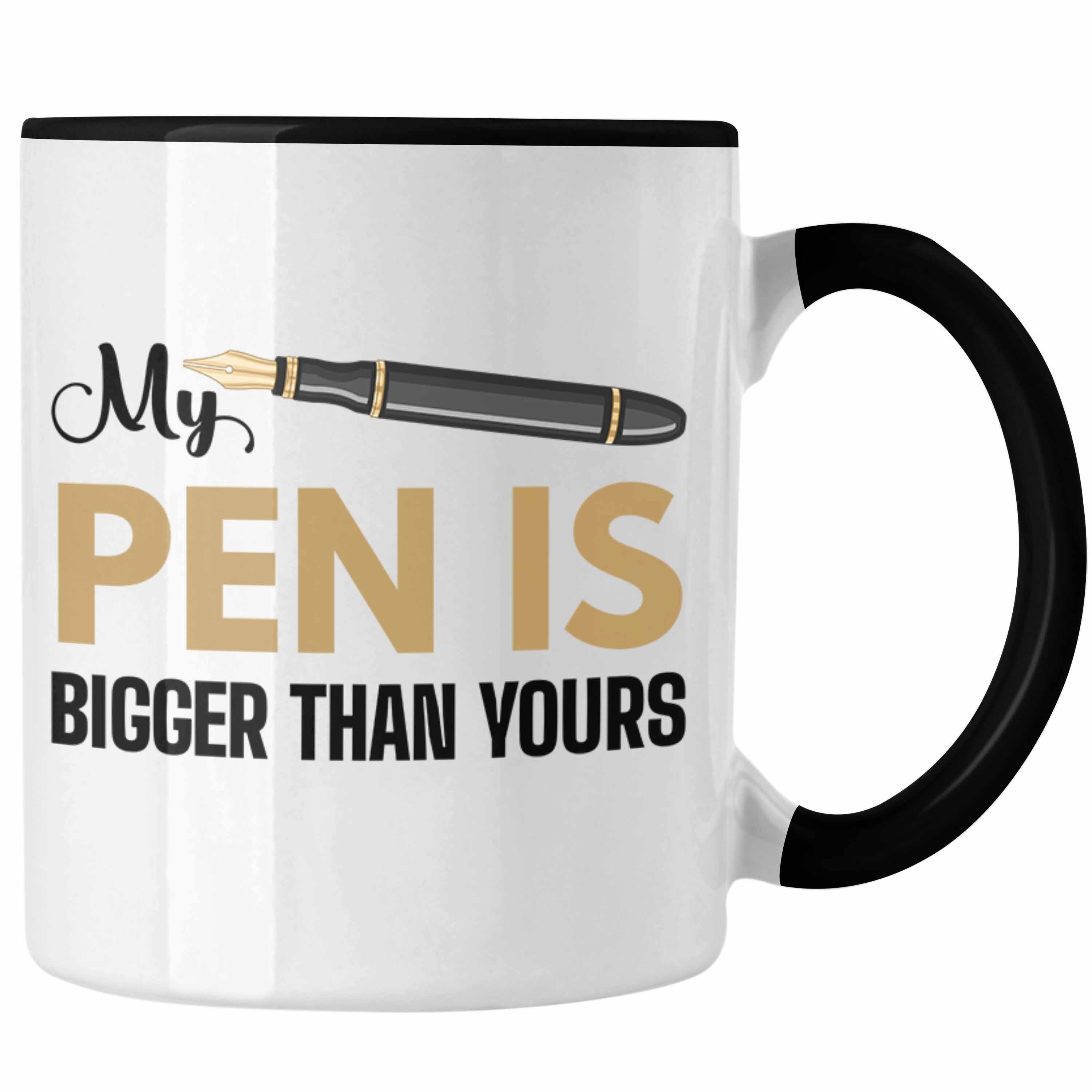 Trendation Tasse Trendation - My Pen Is Bigger Than Yours Tasse Geschenk Lustiger Spruch Erwachsener Humor Versauter Schwarz