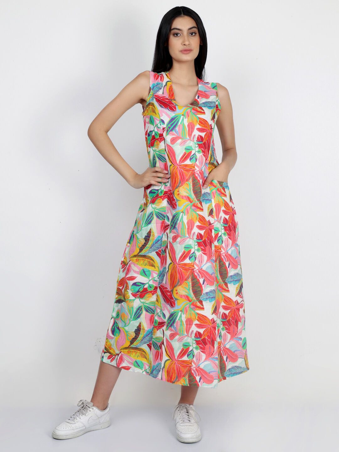VICCI Germany A-Linien-Kleid (1-tlg) mit V-Ausschnitt günstig online kaufen