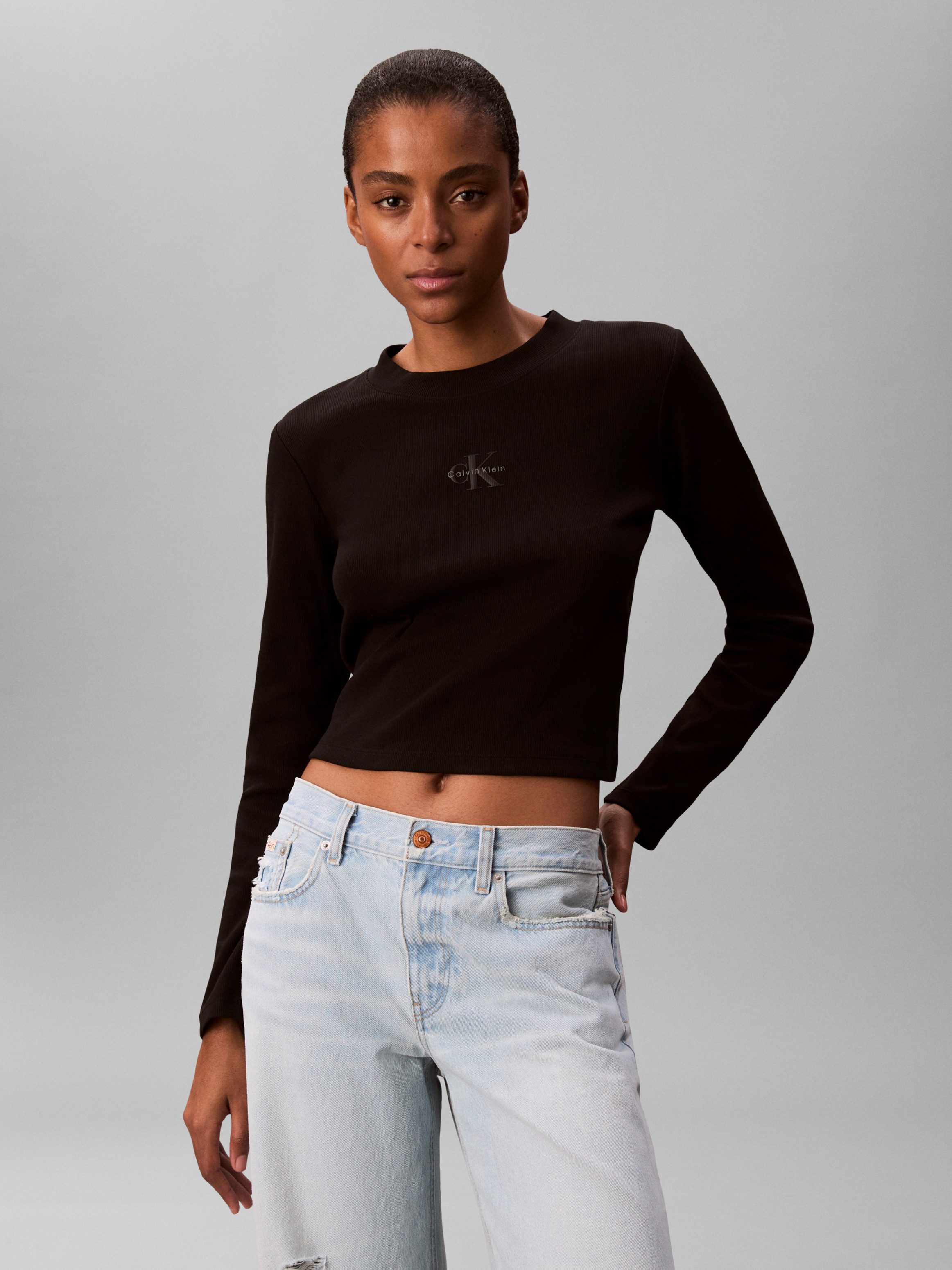 Calvin Klein Jeans Langarmshirt Rundhalsausschnitt, figurbetonte Passform, Logodruck