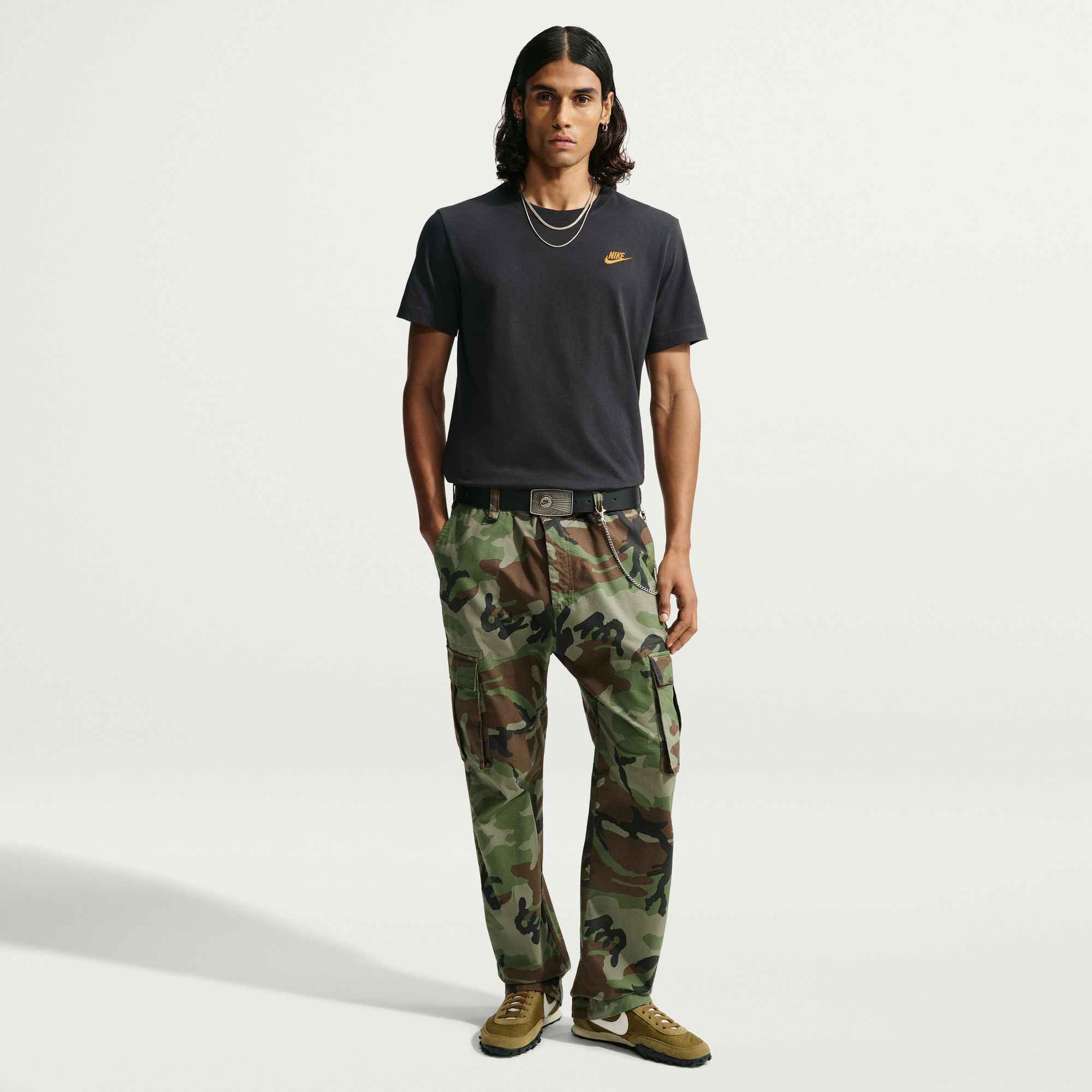 Nike Sportswear T-Shirt M NSW CLUB TEE Regular Fit, Kurzarm, sportlich, mit Logostickerei auf der Brust