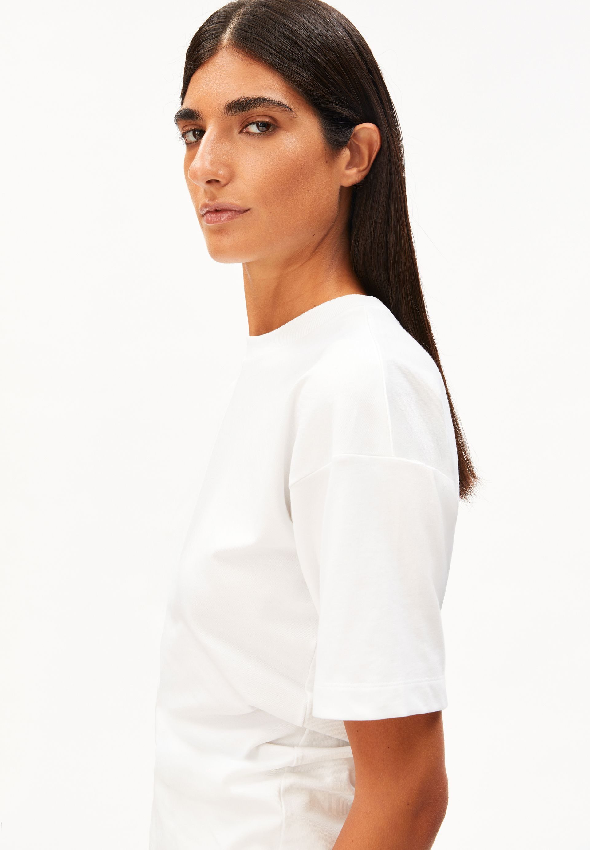 Armedangels T-Shirt SLOUCHED WAIST T-Shirt aus 100% Bio-Baumwolle Slim Fit